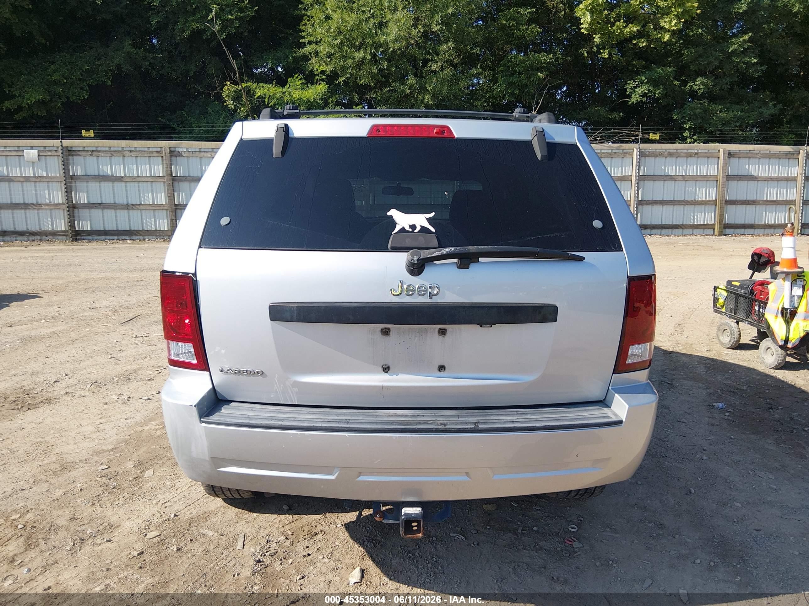 2008 Jeep Grand Cherokee Laredo Silver vin: 1J8GS48K88C218647