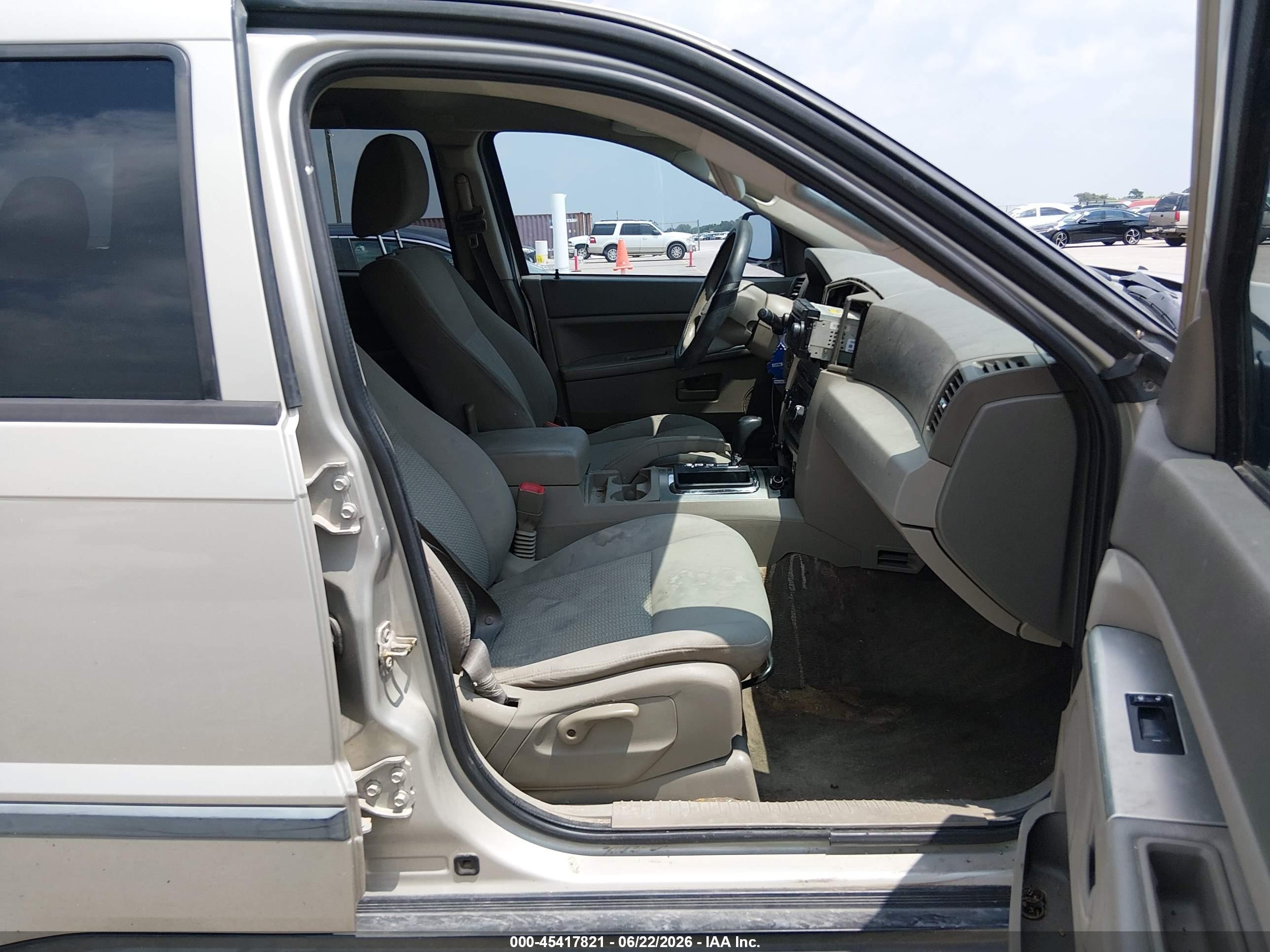 2007 Jeep Grand Cherokee Laredo Tan vin: 1J8GS48K97C507048