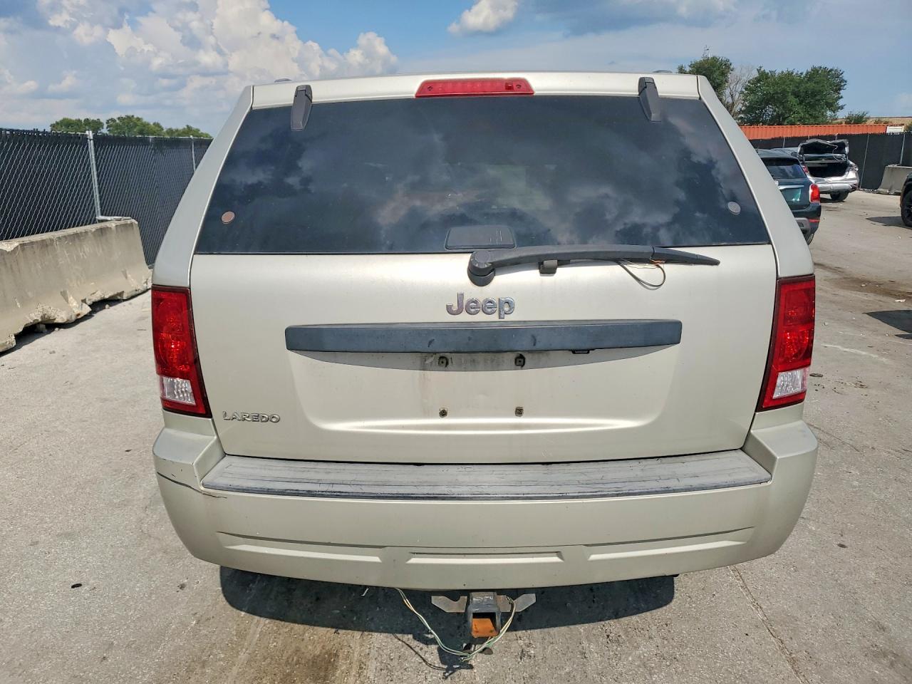 2007 Jeep Grand Cherokee Laredo Cream vin: 1J8GS48K97C656740