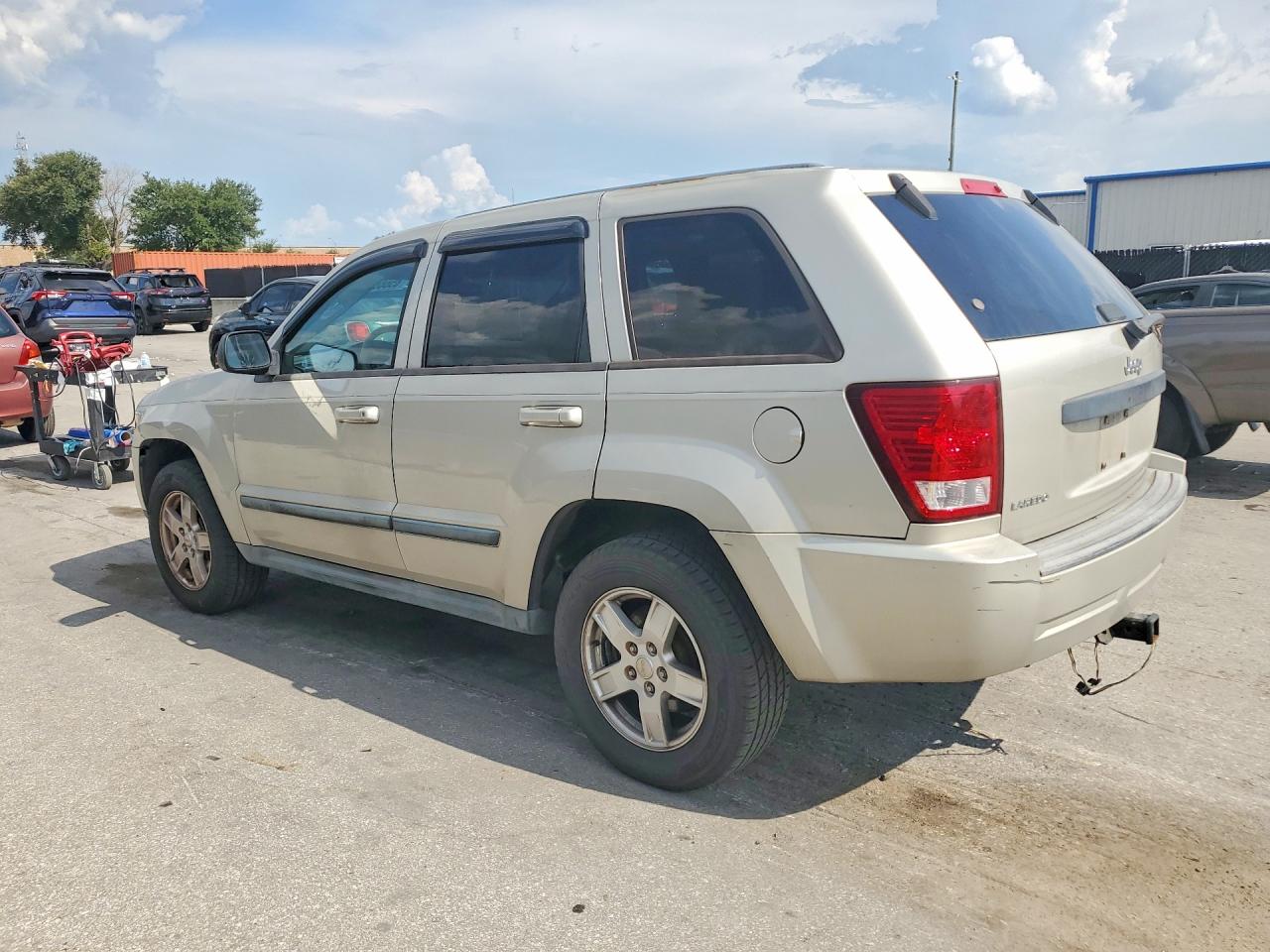 2007 Jeep Grand Cherokee Laredo Cream vin: 1J8GS48K97C656740
