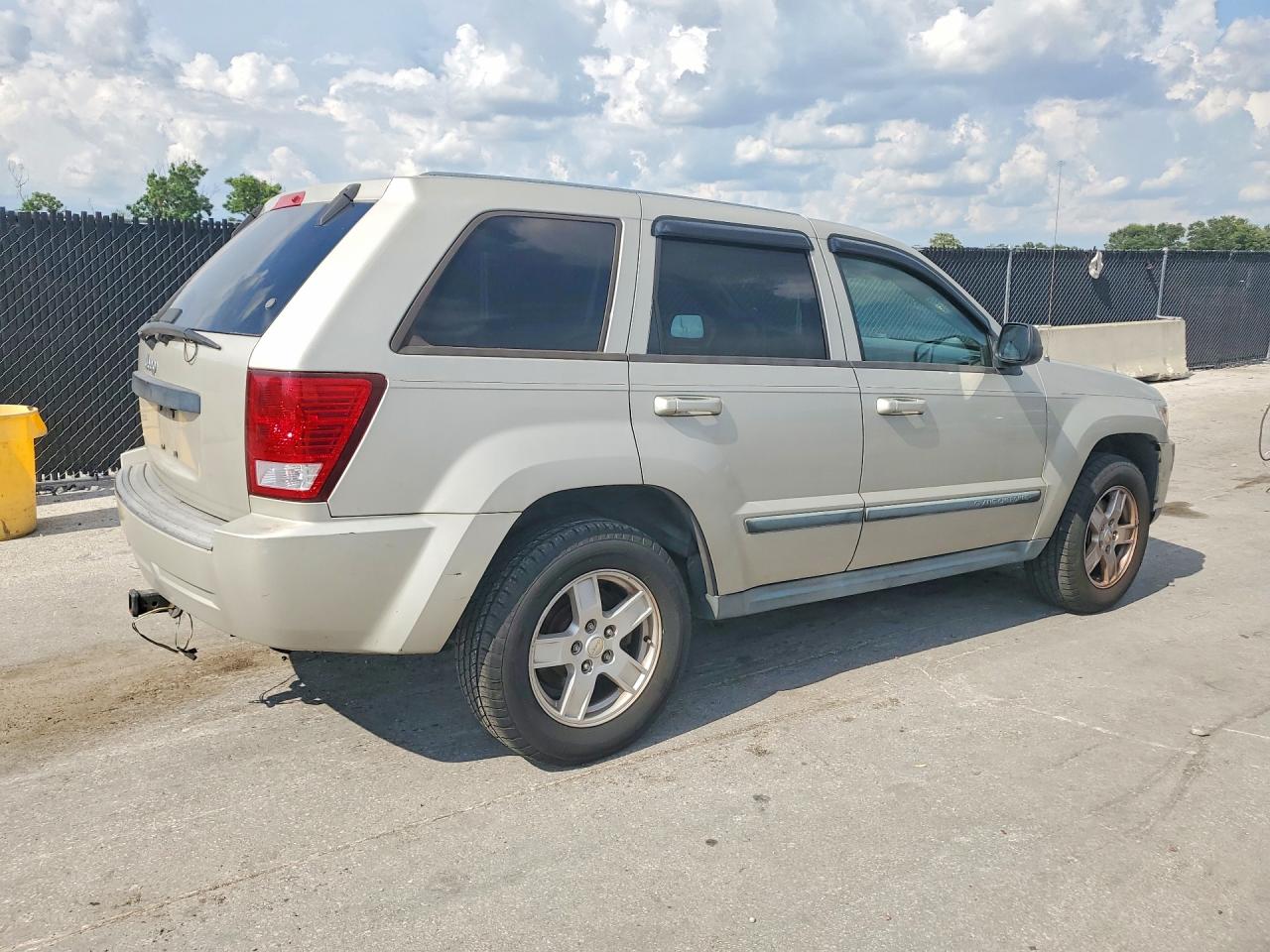 2007 Jeep Grand Cherokee Laredo Cream vin: 1J8GS48K97C656740