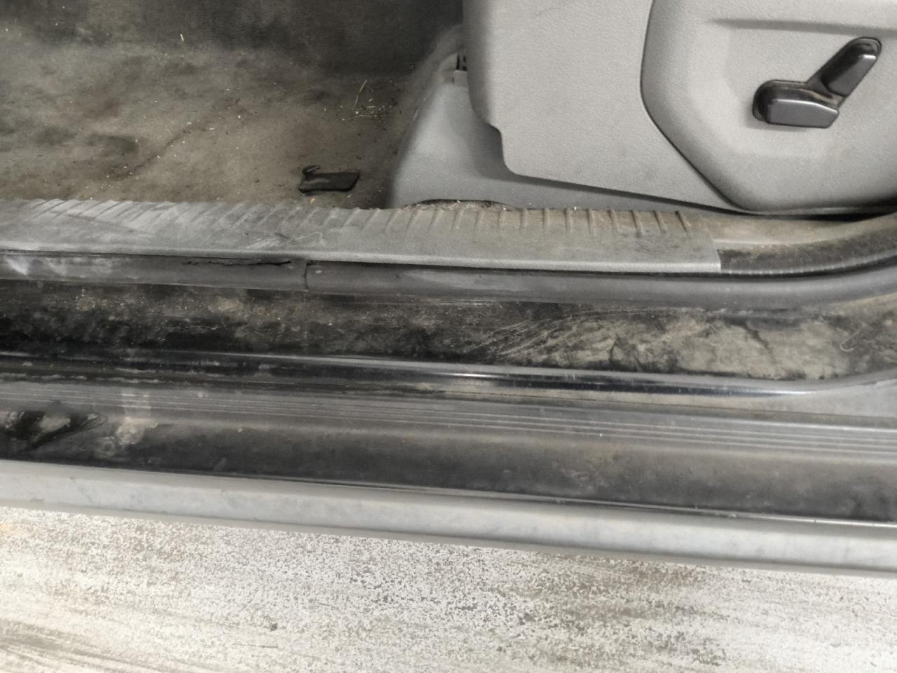 2007 Jeep Grand Cherokee Черный vin: 1J8GS48K97C657693 Damage: Left Rocker Panel, Heavy Scratch, 1 To 2 Inches