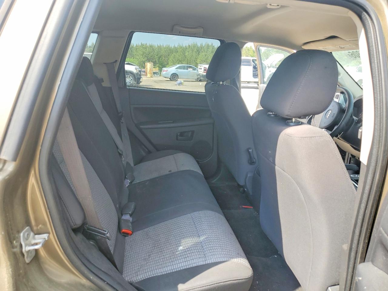 2008 Jeep Grand Cherokee Laredo Золотой vin: 1J8GS48K98C230208