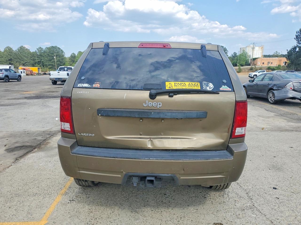 2008 Jeep Grand Cherokee Laredo Золотой vin: 1J8GS48K98C230208