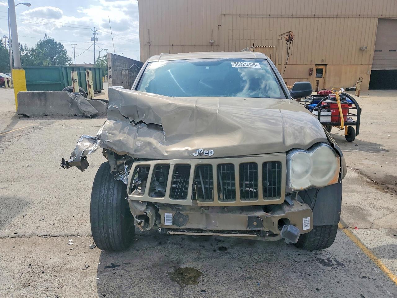 2008 Jeep Grand Cherokee Laredo Золотой vin: 1J8GS48K98C230208