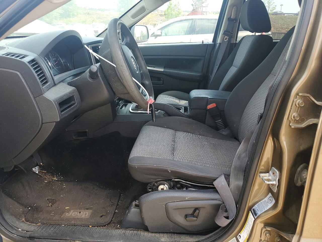 2008 Jeep Grand Cherokee Laredo Золотой vin: 1J8GS48K98C230208