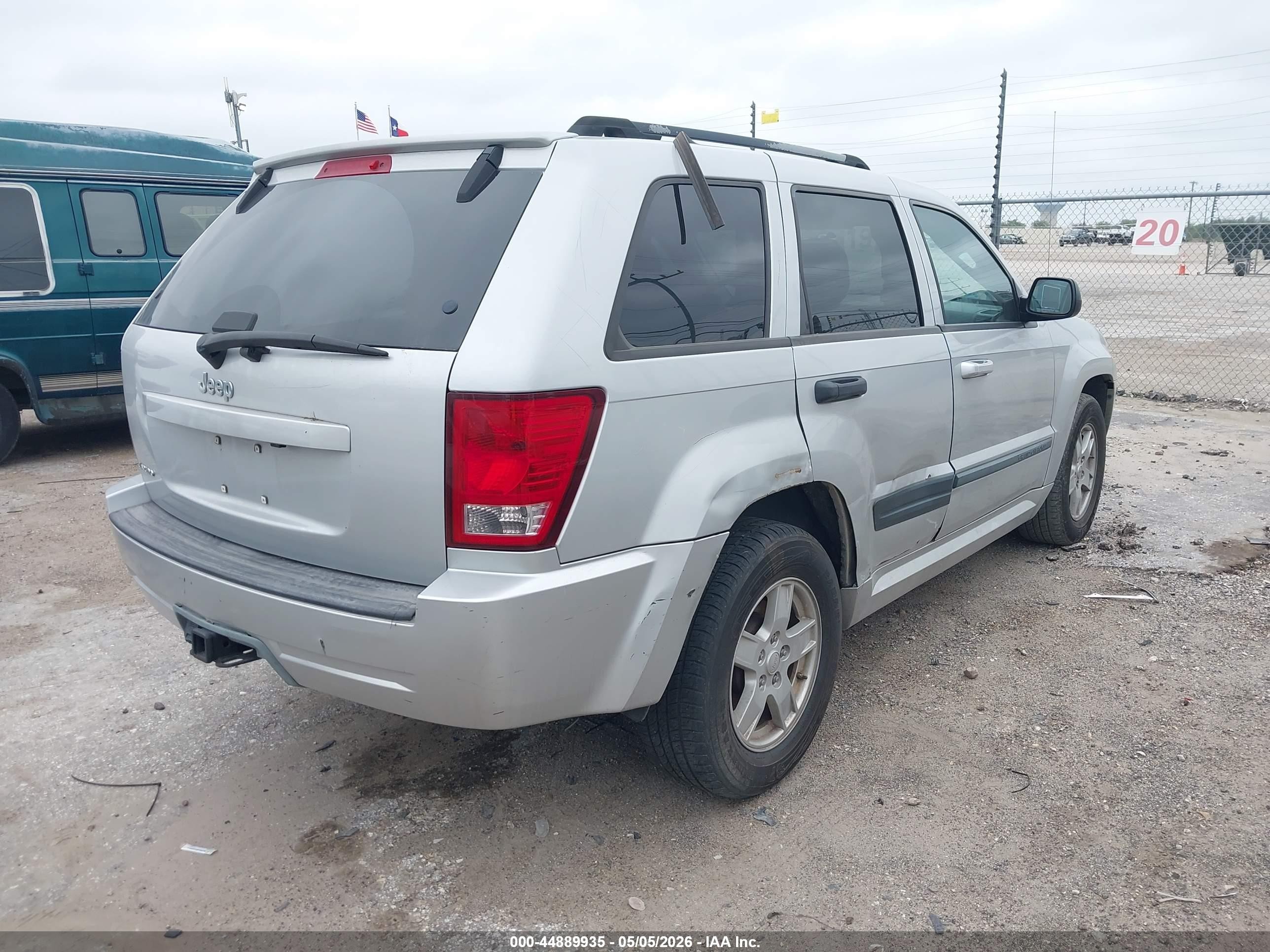 2007 Jeep Grand Cherokee Laredo Silver vin: 1J8GS48KX7C526725