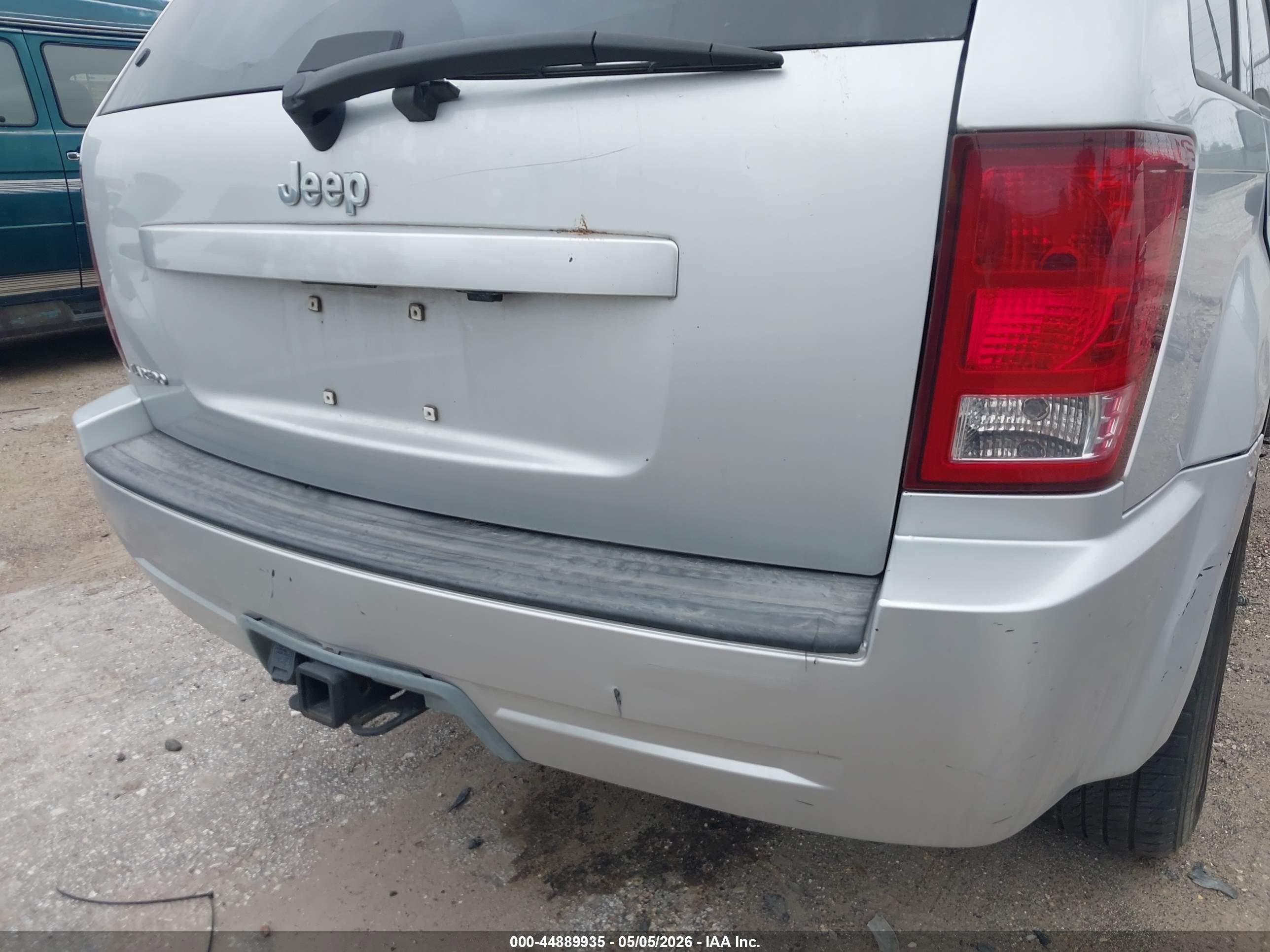 2007 Jeep Grand Cherokee Laredo Silver vin: 1J8GS48KX7C526725
