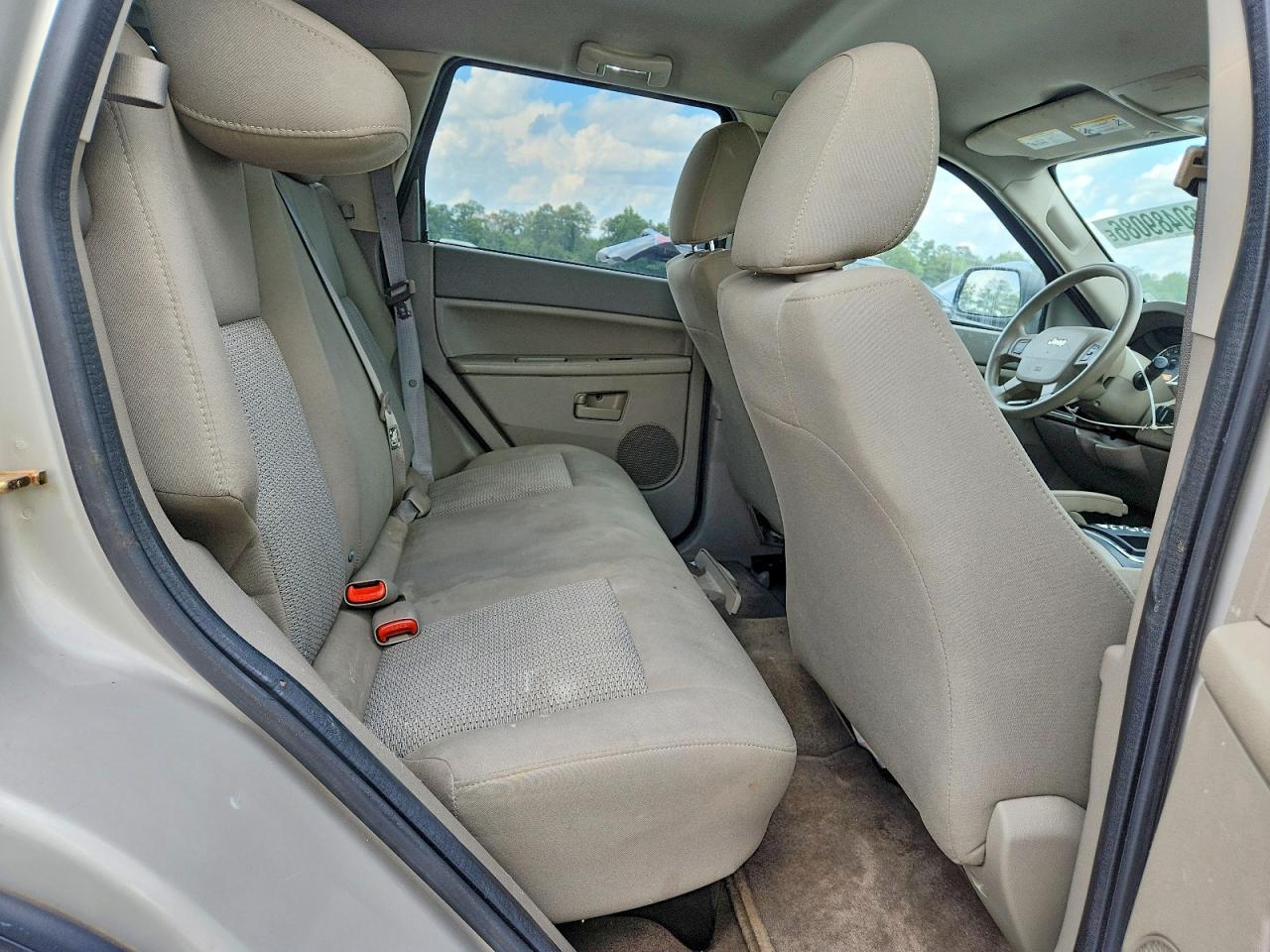 2007 Jeep Grand Cherokee Laredo Beige vin: 1J8GS48KX7C615940