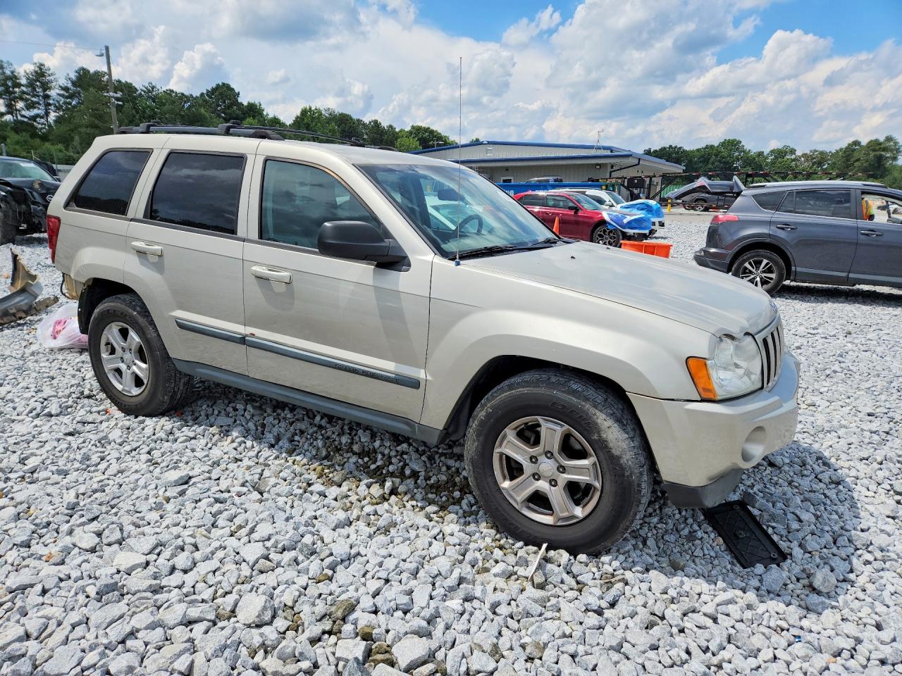 2007 Jeep Grand Cherokee Laredo Beige vin: 1J8GS48KX7C615940