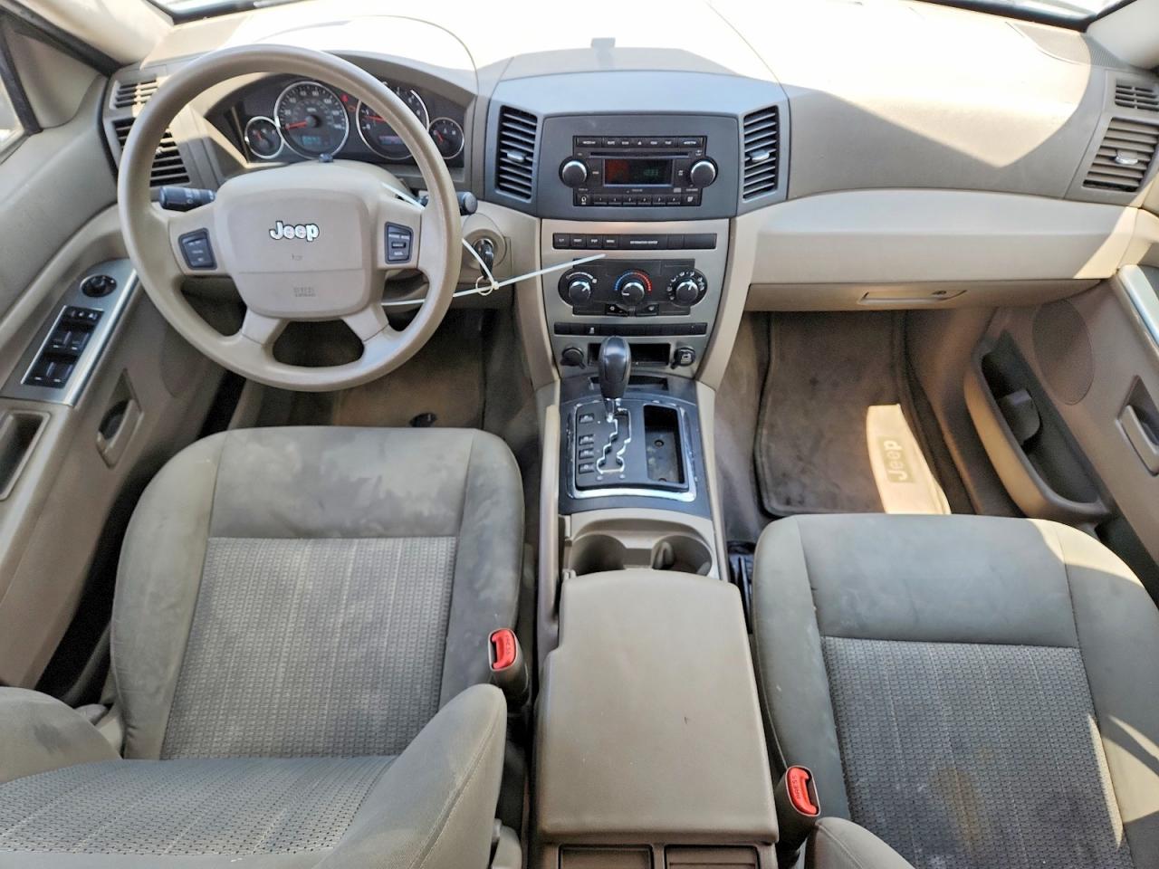 2007 Jeep Grand Cherokee Laredo Beige vin: 1J8GS48KX7C615940
