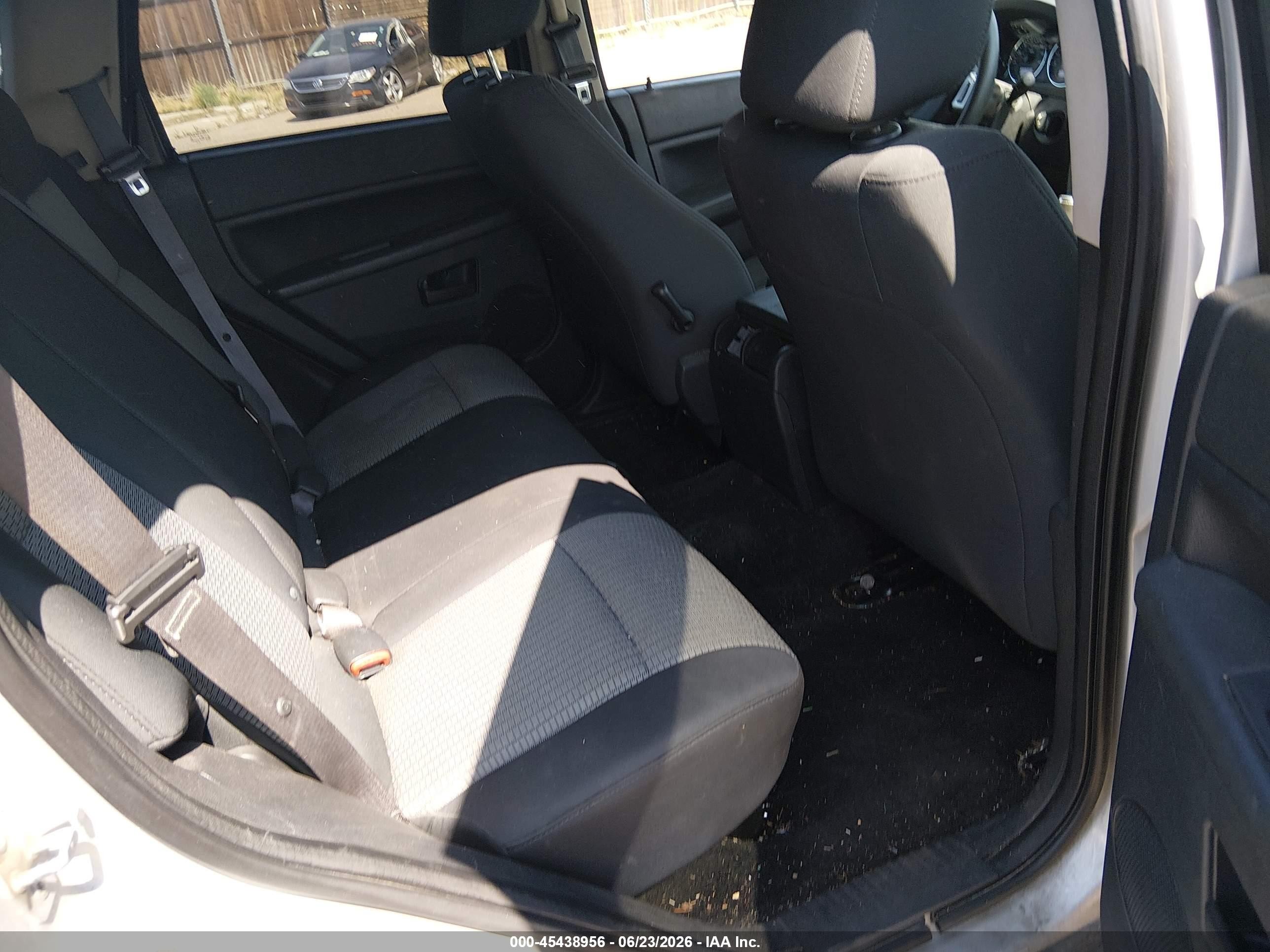 2008 Jeep Grand Cherokee Laredo Silver vin: 1J8GS48KX8C180192