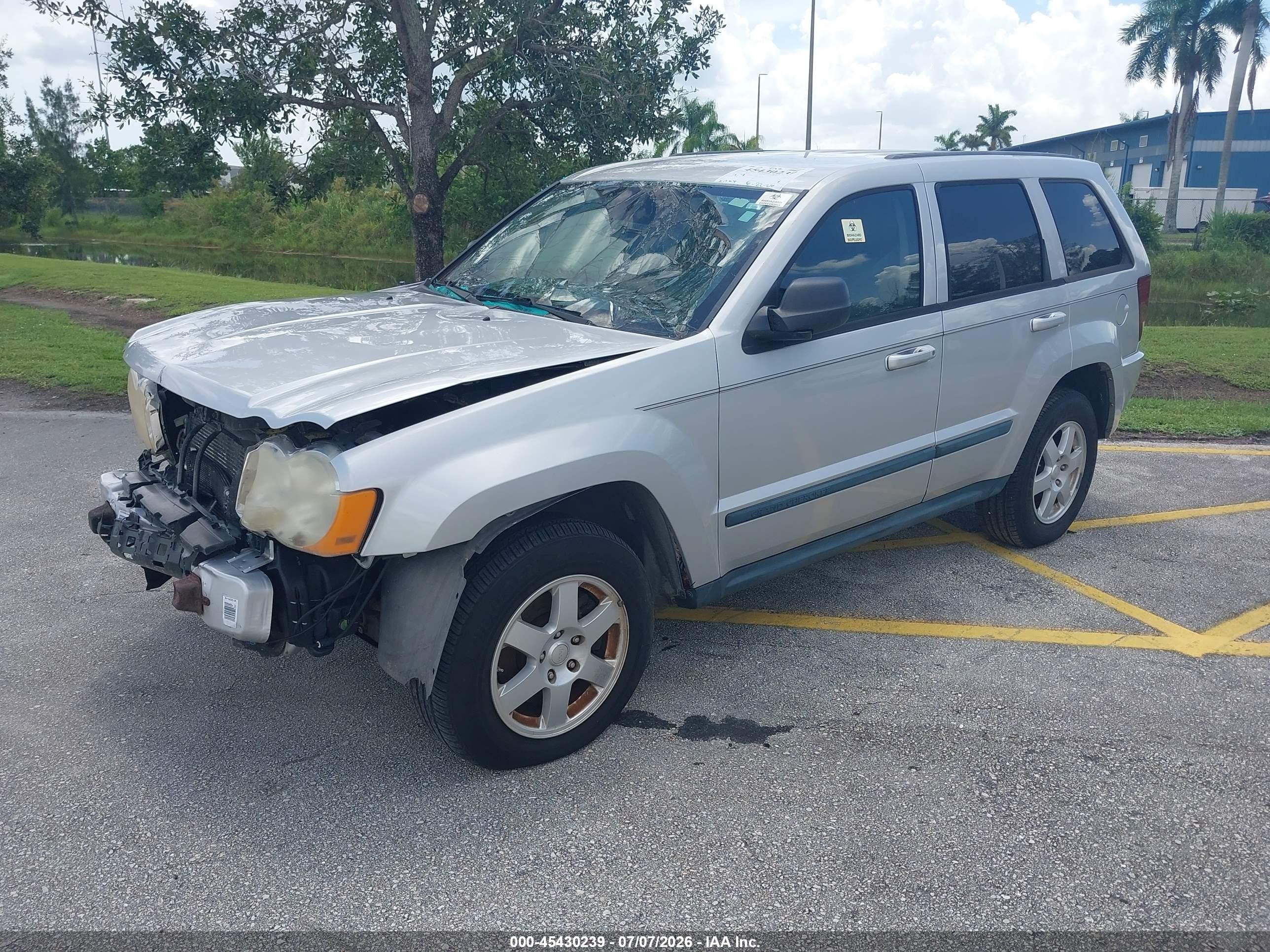 2008 Jeep Grand Cherokee Laredo Серебряный vin: 1J8GS48KX8C182489