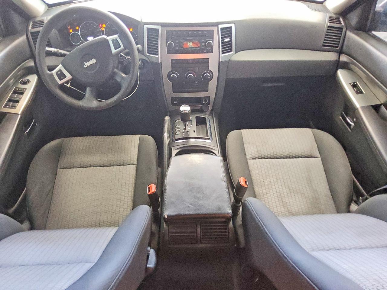 2009 Jeep Grand Cherokee Laredo Silver vin: 1J8GS48KX9C521110