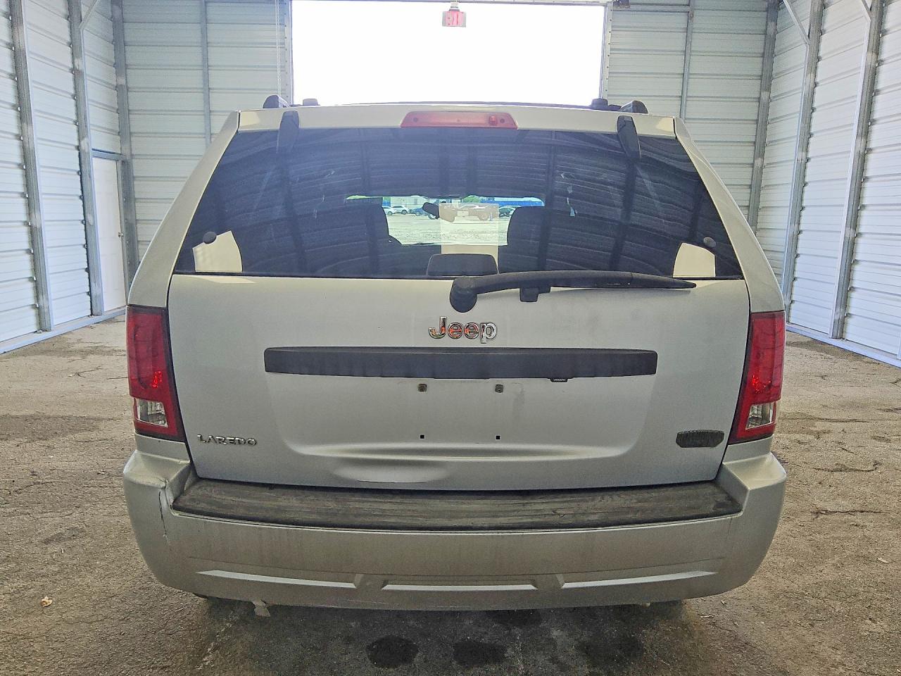 2009 Jeep Grand Cherokee Laredo Silver vin: 1J8GS48KX9C521110