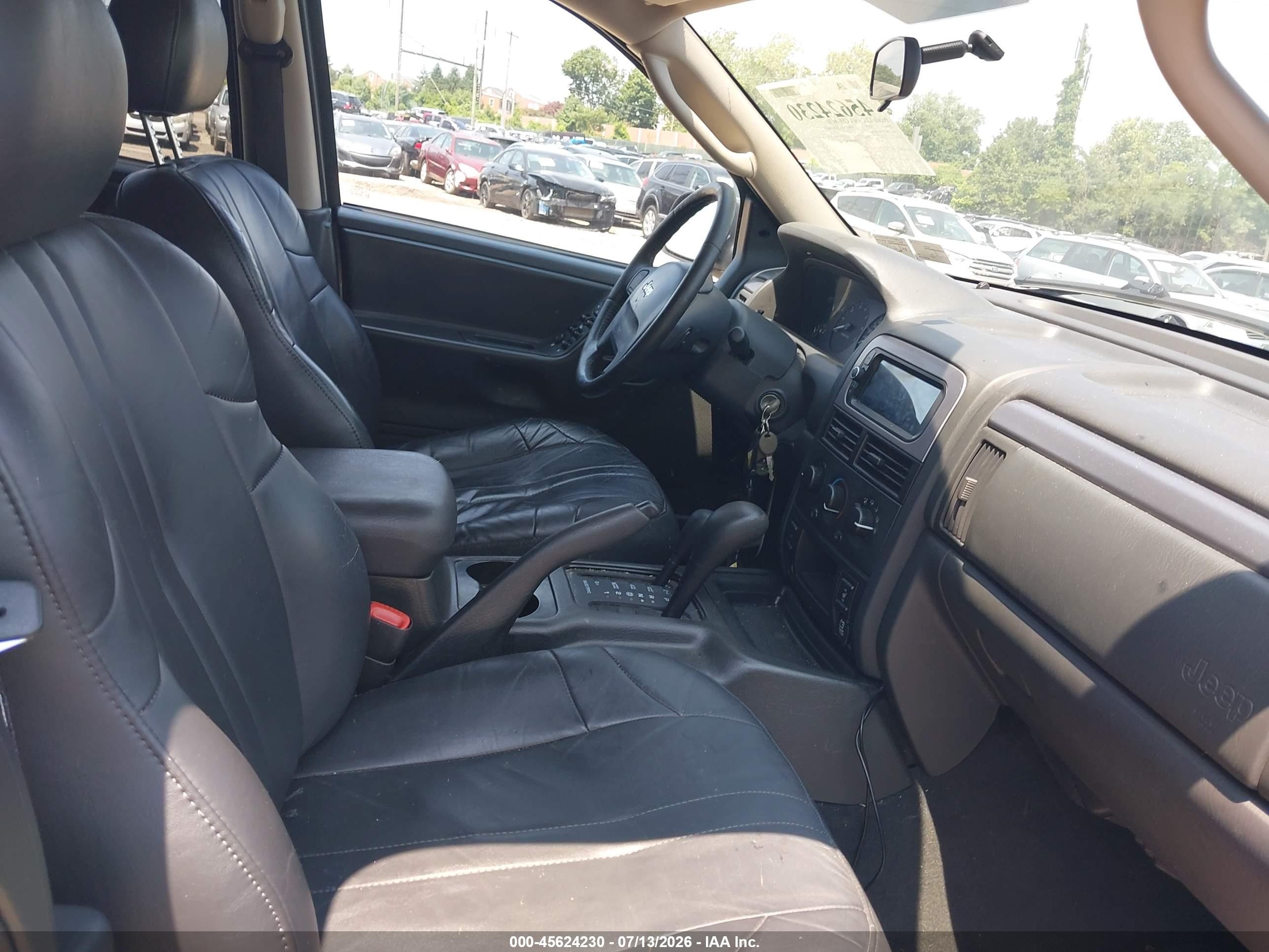 2004 Jeep Grand Cherokee Laredo White vin: 1J8GW48S14C404433