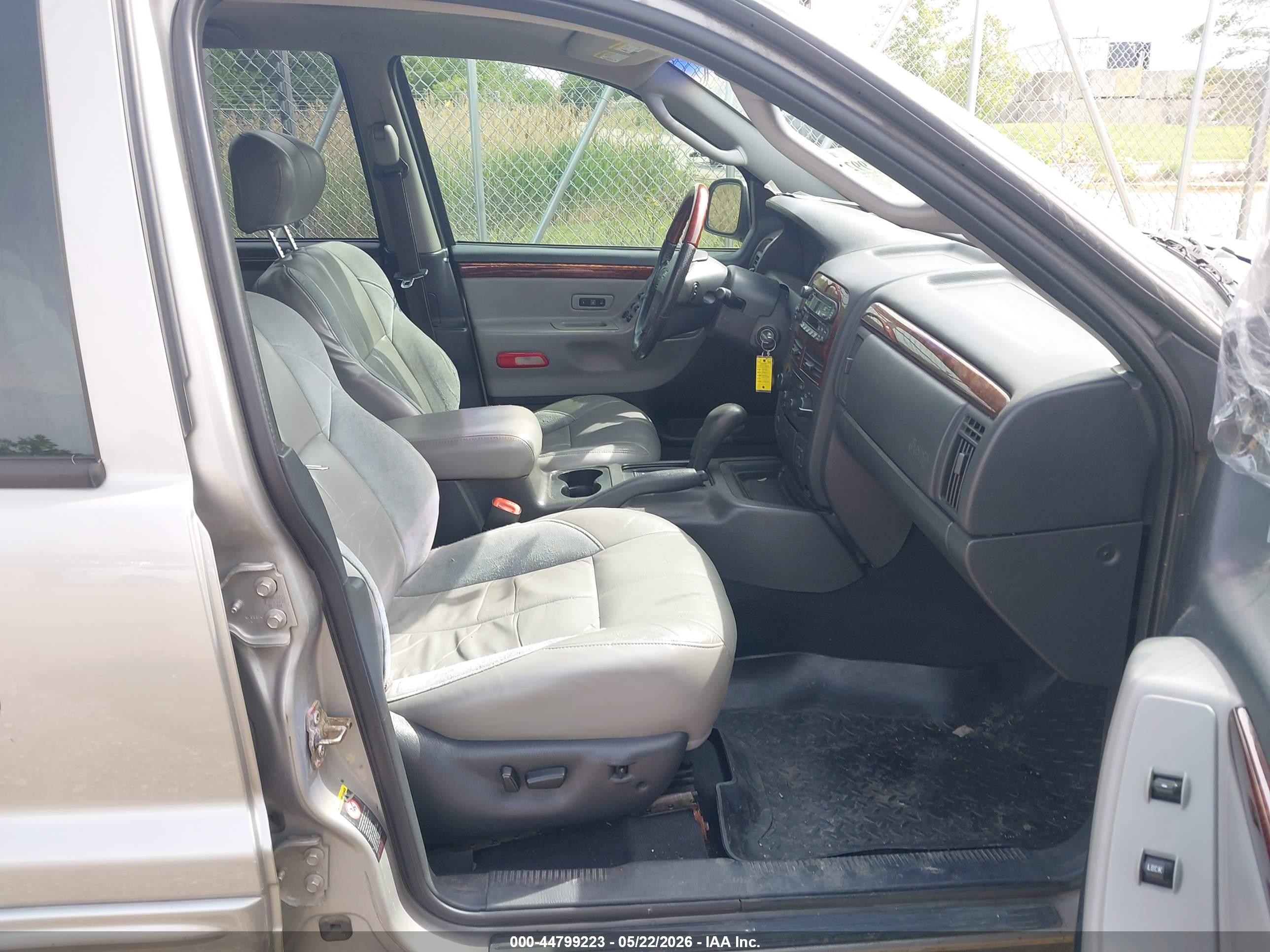 2002 Jeep Grand Cherokee Overland Silver vin: 1J8GW68JX2C152147