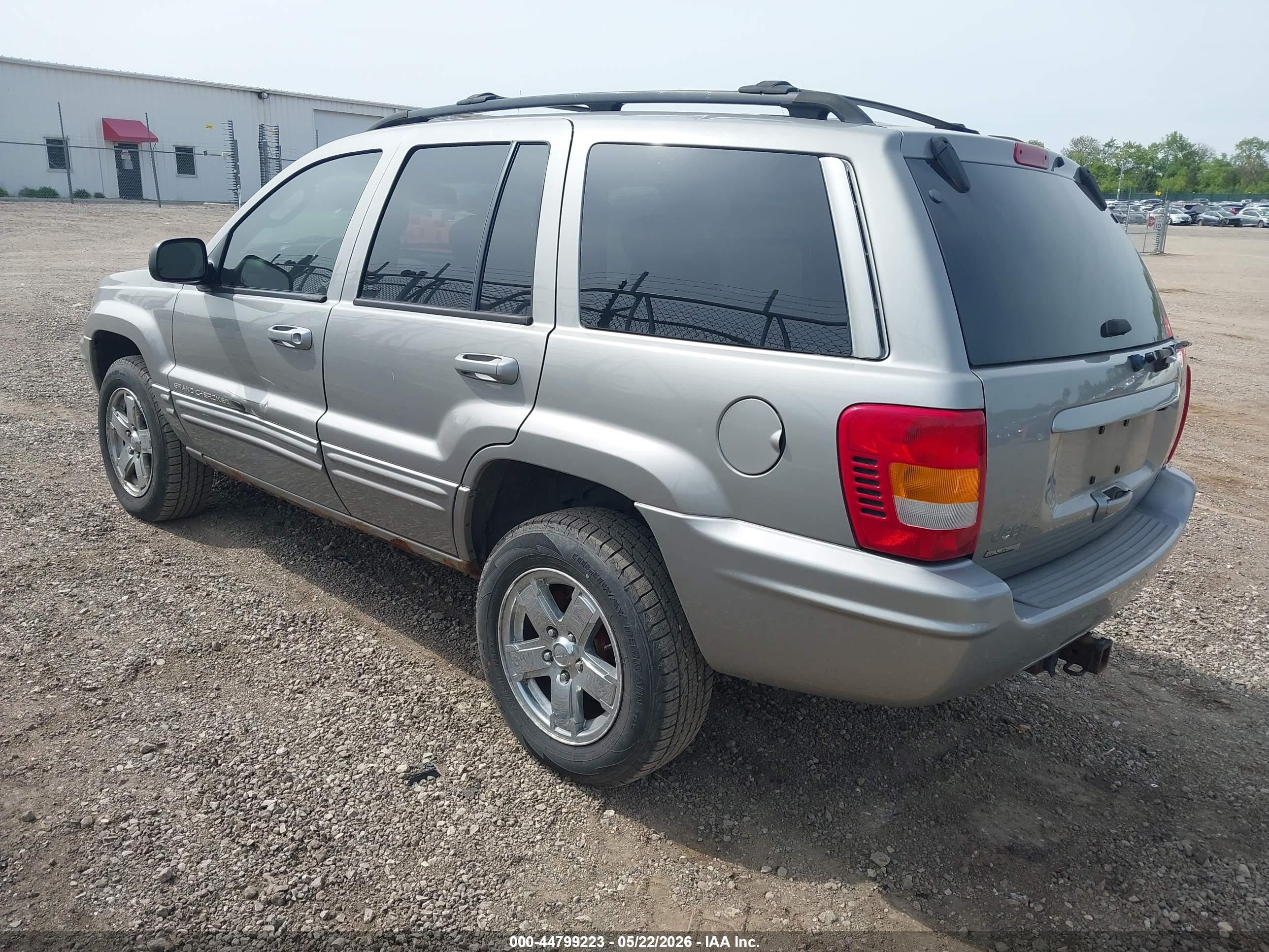 2002 Jeep Grand Cherokee Overland Silver vin: 1J8GW68JX2C152147