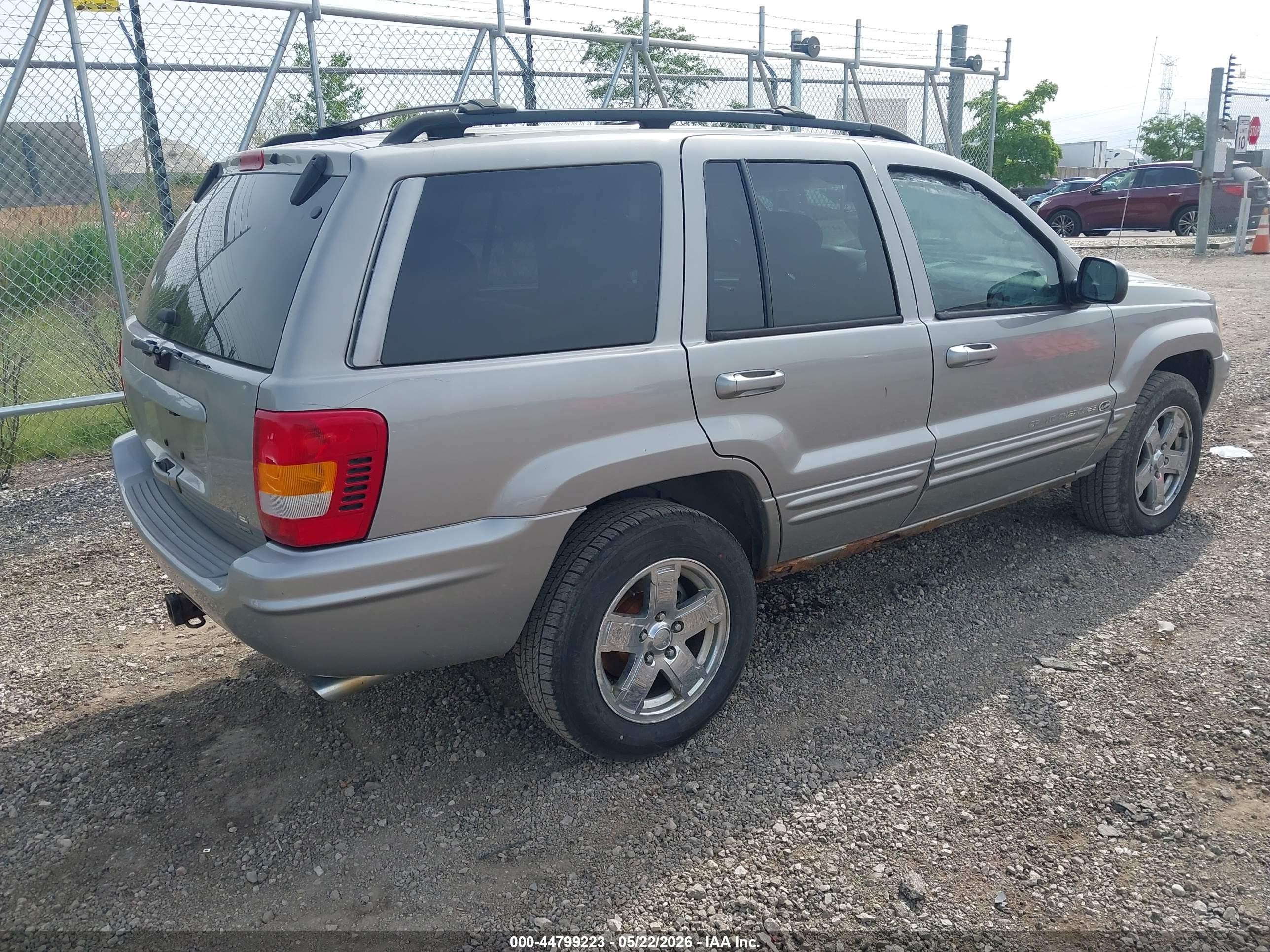 2002 Jeep Grand Cherokee Overland Silver vin: 1J8GW68JX2C152147