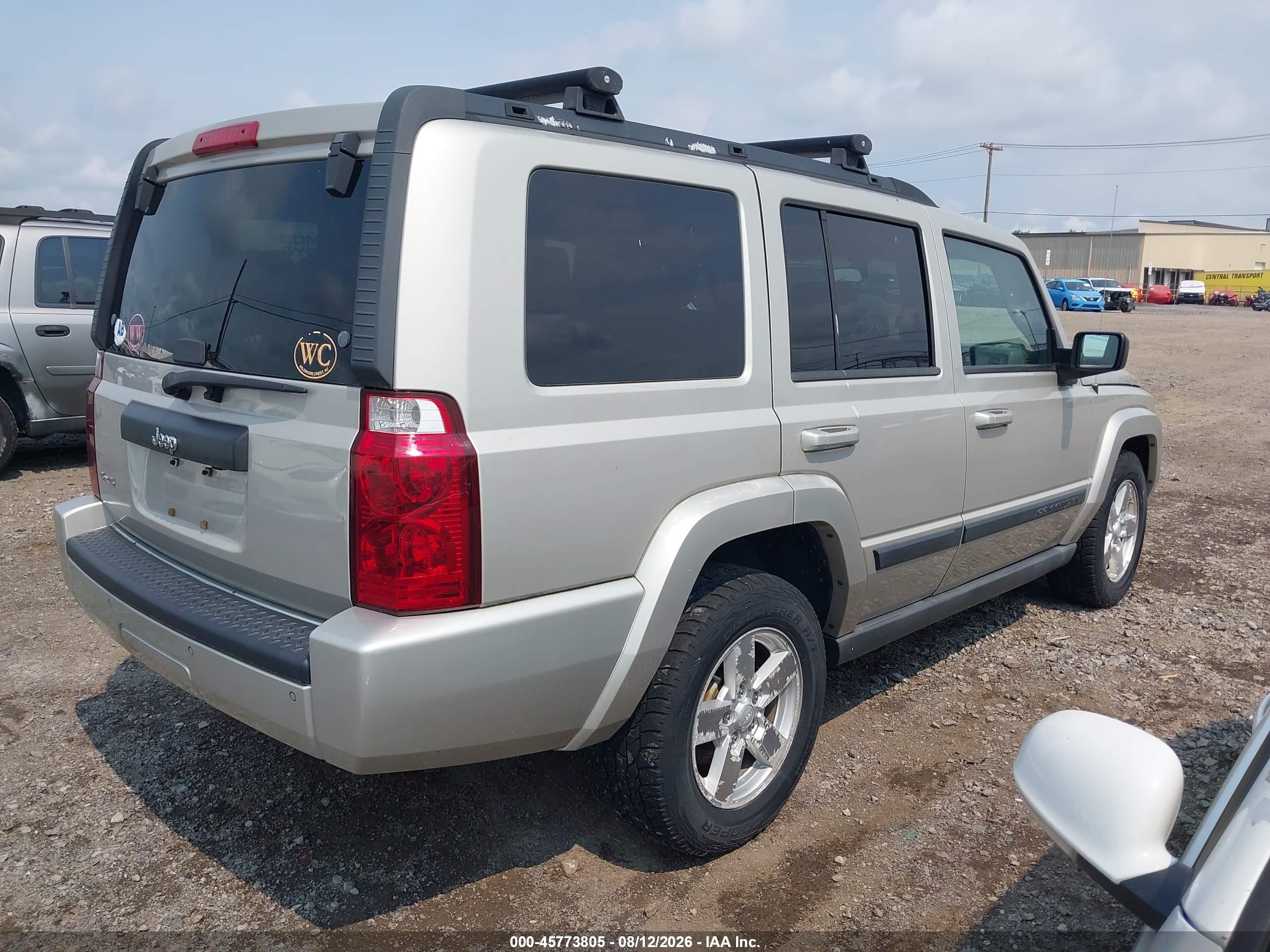 2007 Jeep Commander Sport Beige vin: 1J8HG48K07C546472