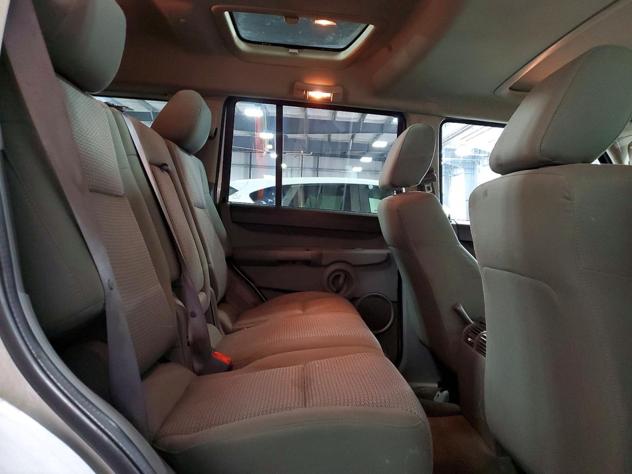 2007 Jeep Commander Silver vin: 1J8HG48K17C670914