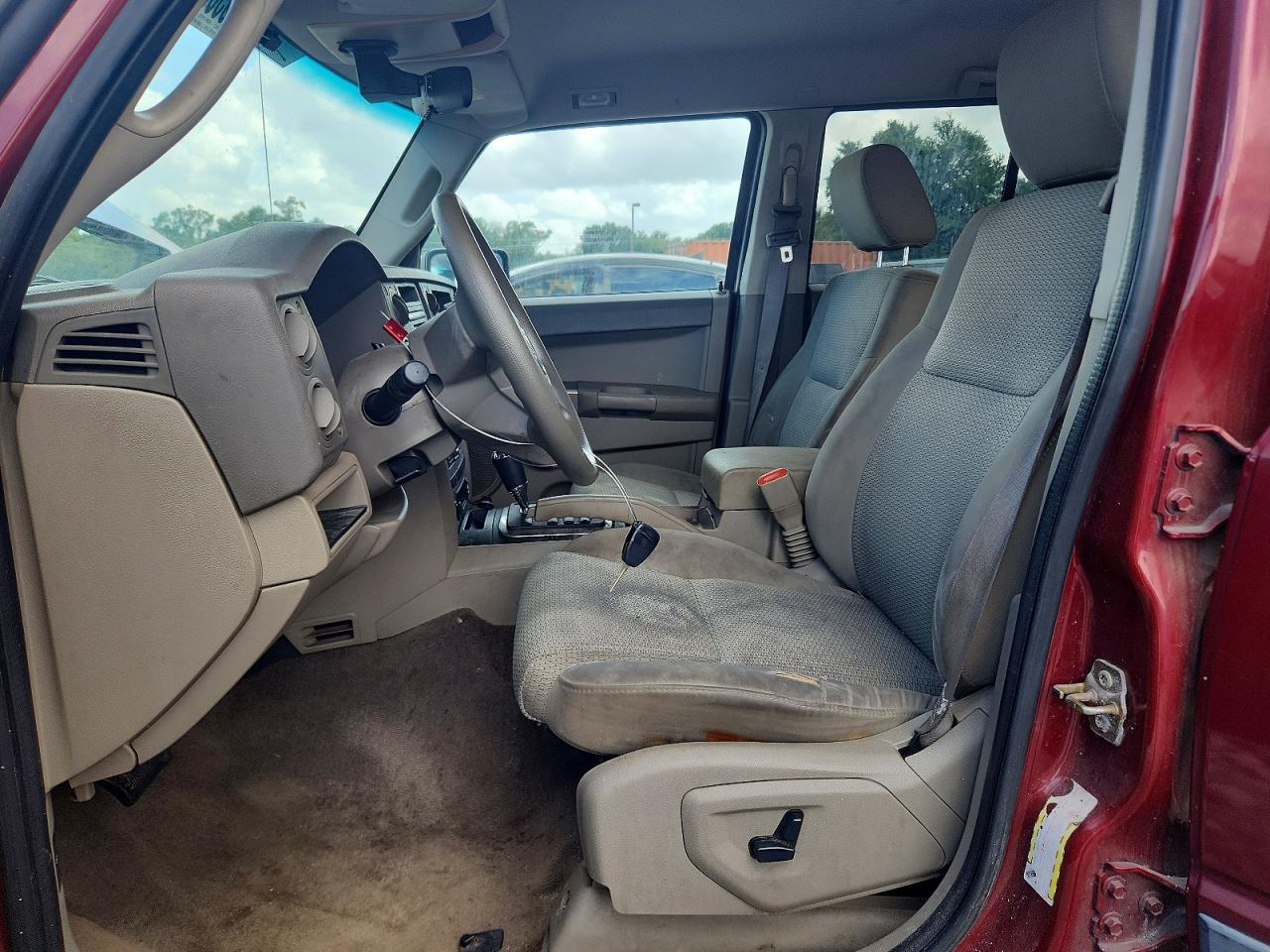 2007 Jeep Commander Burgundy vin: 1J8HG48K27C654642