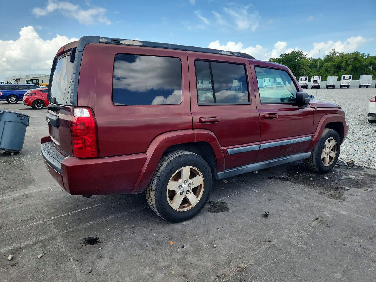 2007 Jeep Commander Burgundy vin: 1J8HG48K27C654642