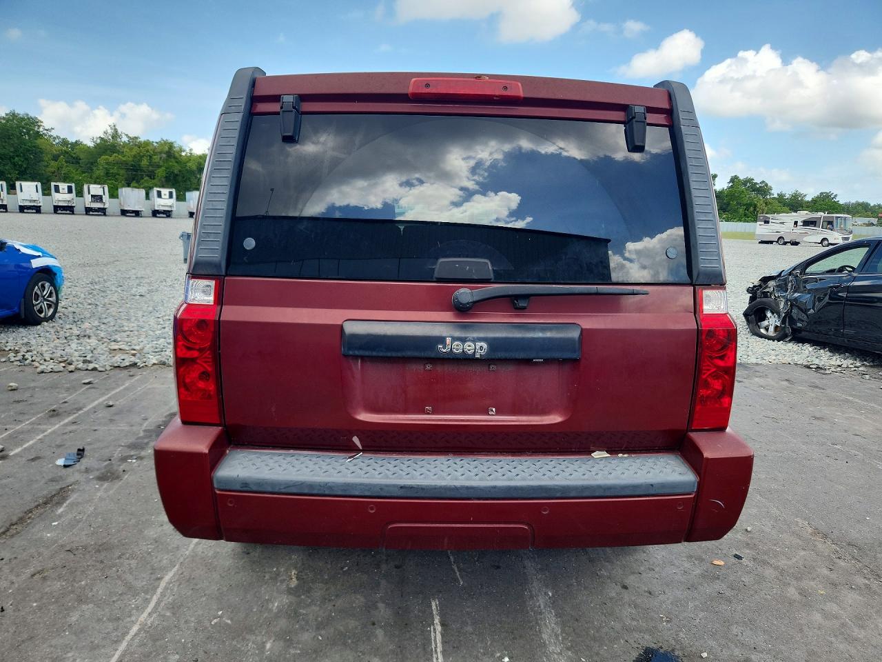 2007 Jeep Commander Burgundy vin: 1J8HG48K27C654642