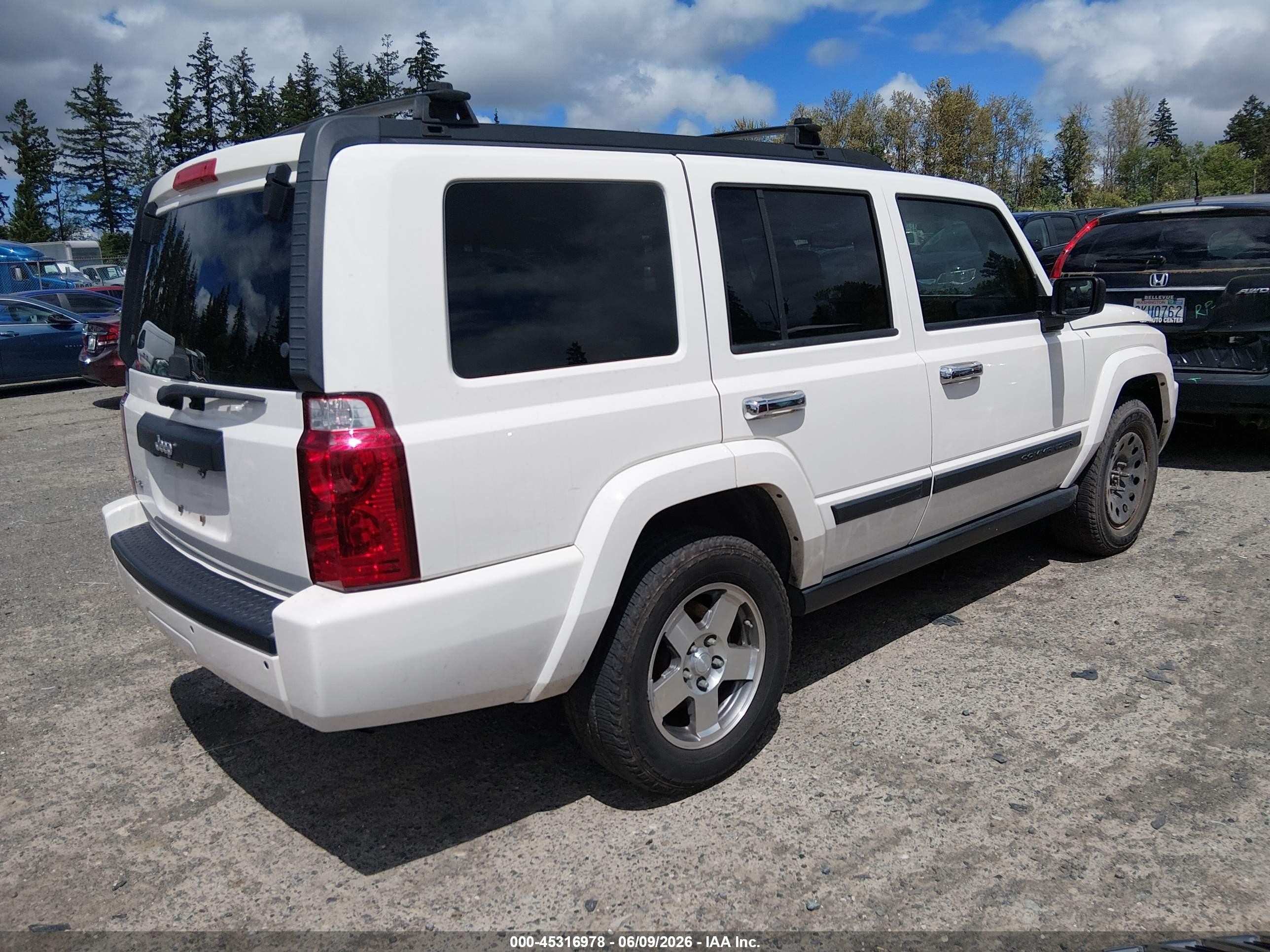 2009 Jeep Commander Sport White vin: 1J8HG48K29C543575