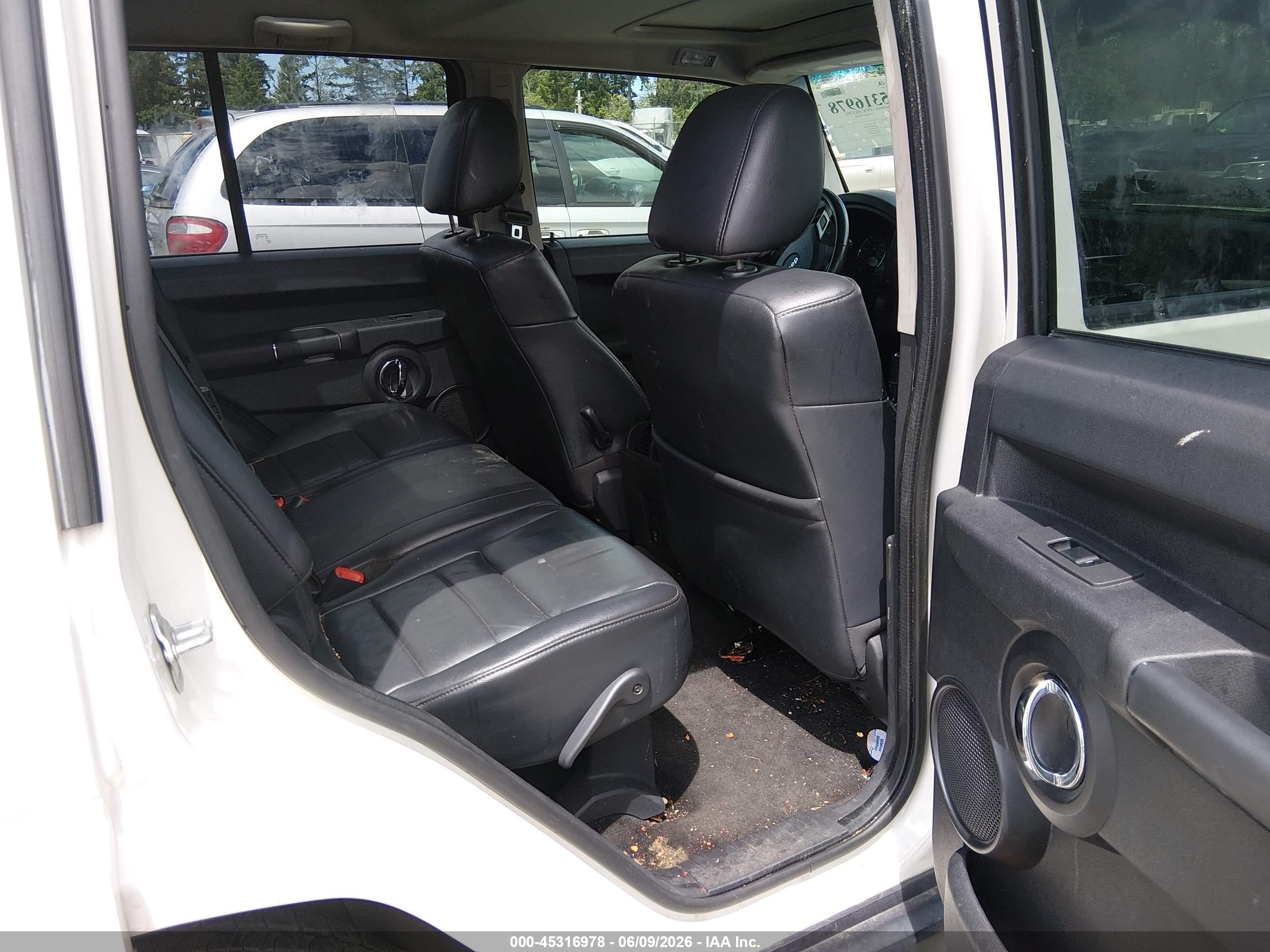 2009 Jeep Commander Sport White vin: 1J8HG48K29C543575