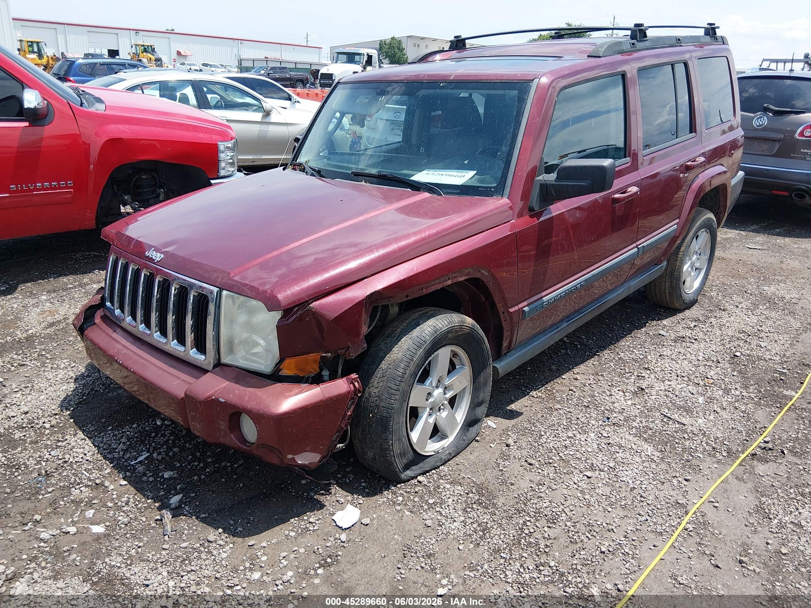 2007 Jeep Commander Sport Red vin: 1J8HG48K47C545874