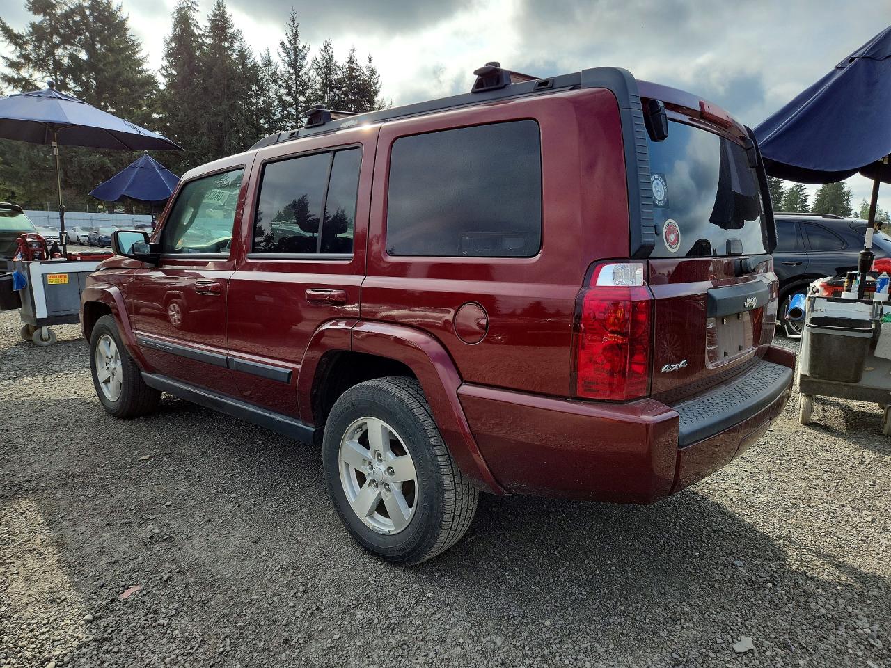 2007 Jeep Commander Burgundy vin: 1J8HG48K47C587199