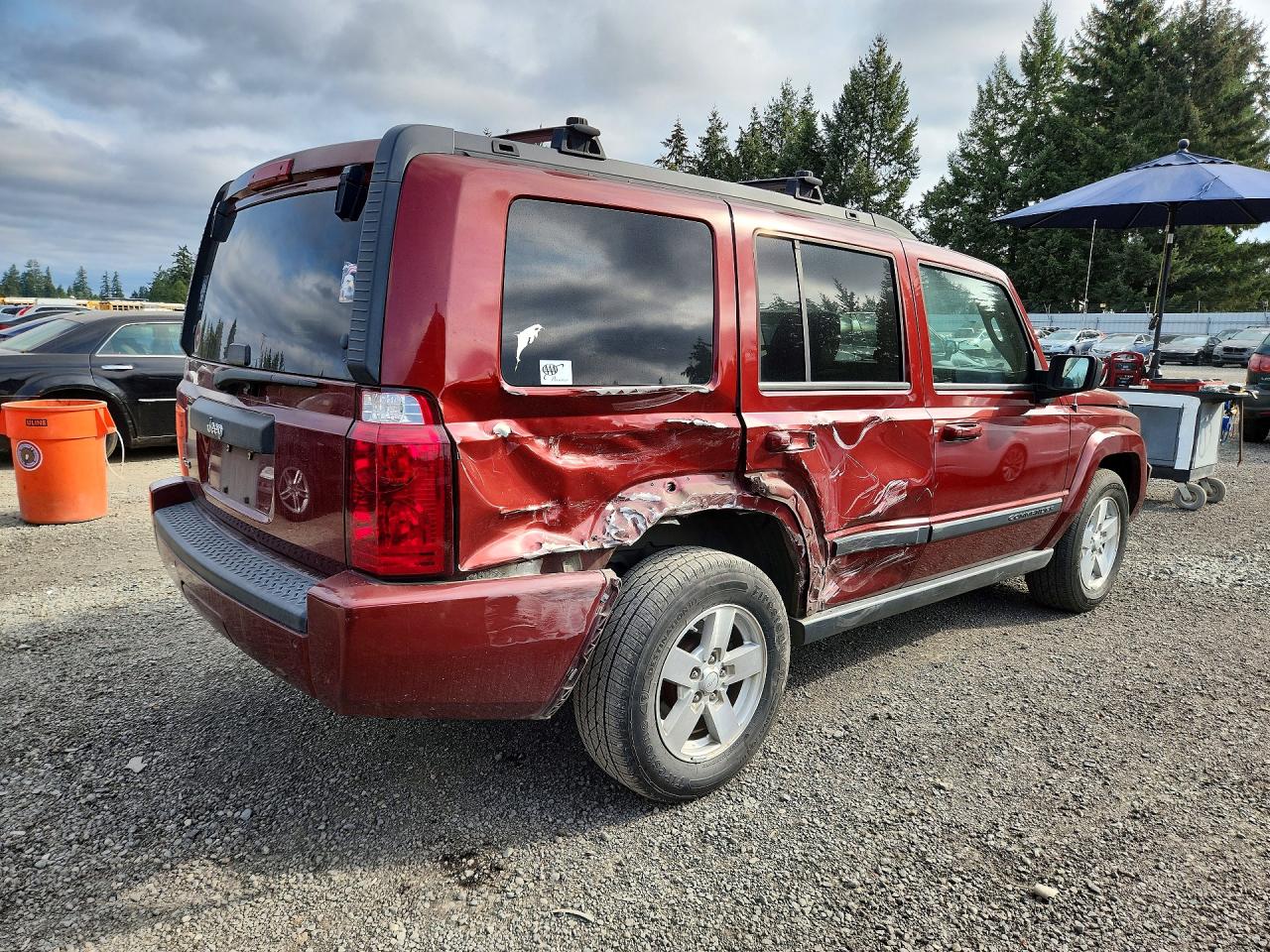 2007 Jeep Commander Burgundy vin: 1J8HG48K47C587199