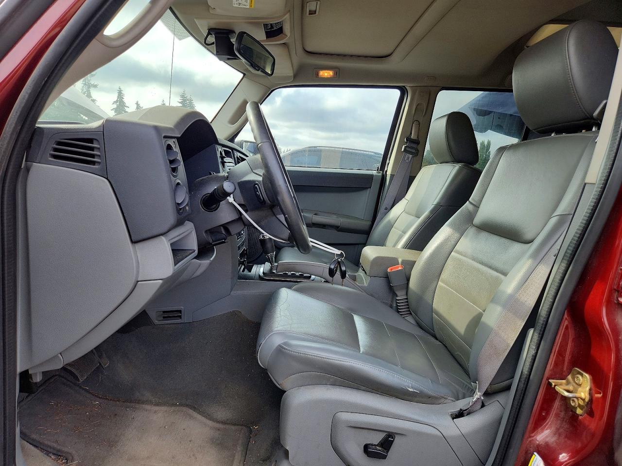 2007 Jeep Commander Burgundy vin: 1J8HG48K47C587199