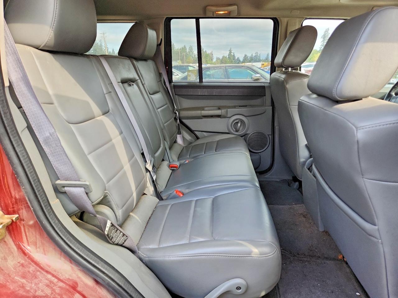 2007 Jeep Commander Burgundy vin: 1J8HG48K47C587199