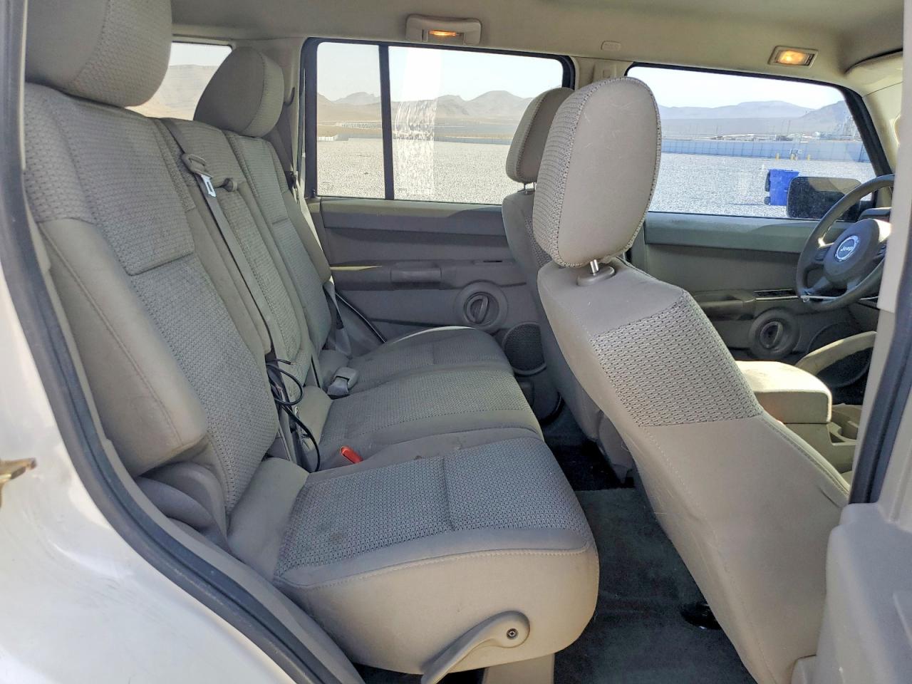 2007 Jeep Commander Sport White vin: 1J8HG48K47C612277