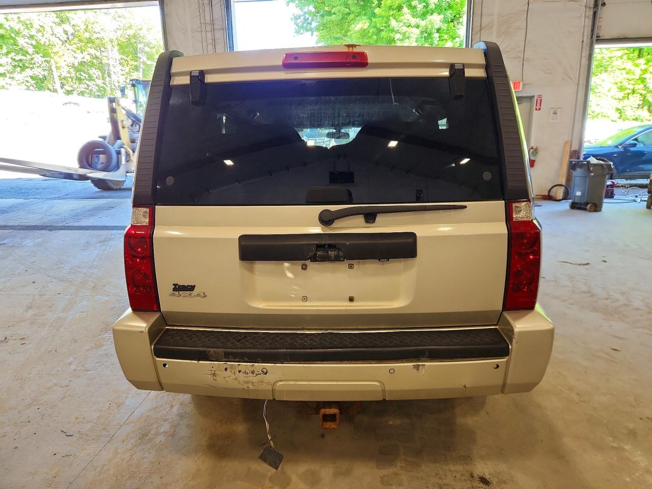 2008 Jeep Commander Sport Gold vin: 1J8HG48K48C161479