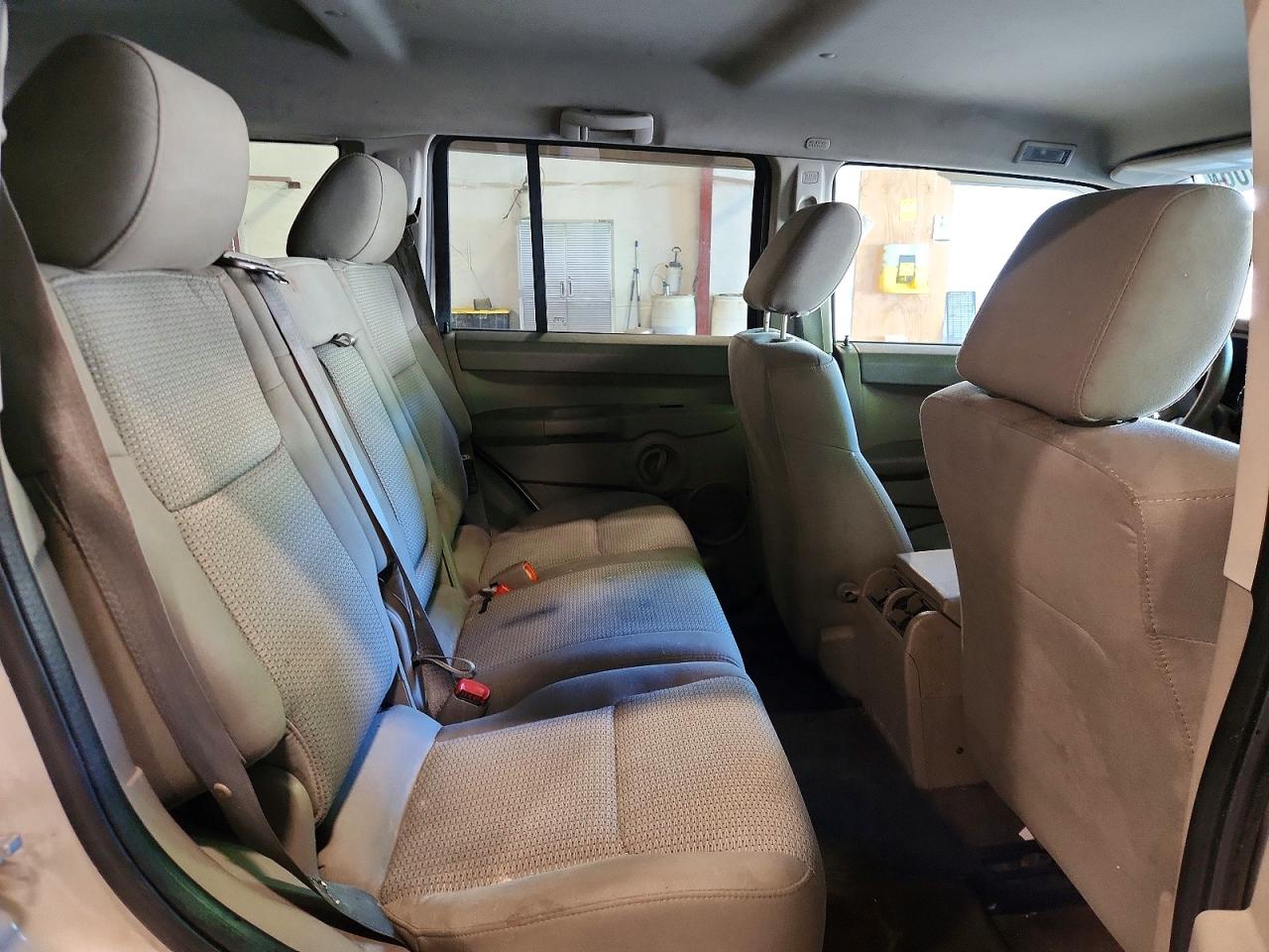 2008 Jeep Commander Sport Gold vin: 1J8HG48K48C161479
