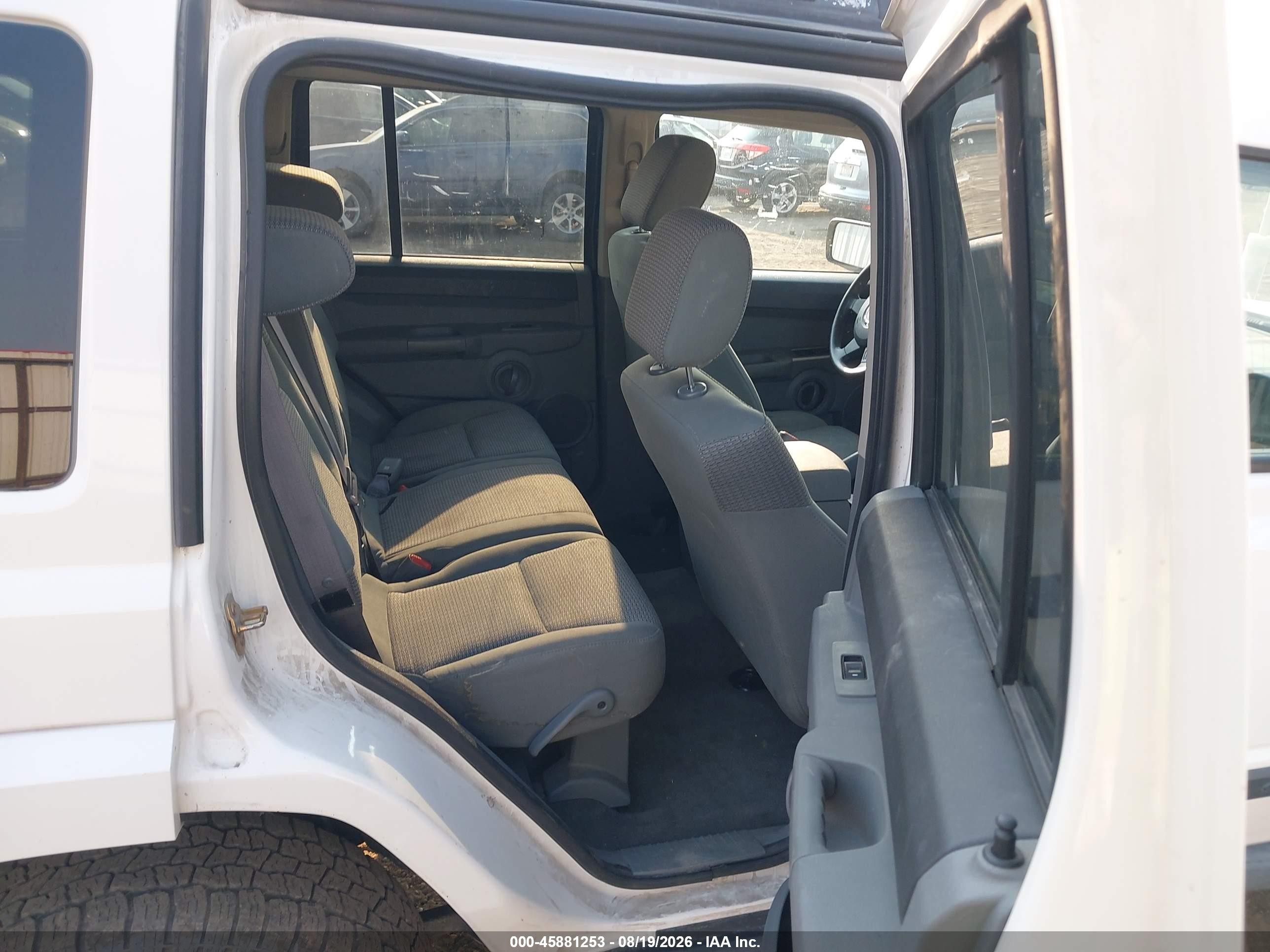 2006 Jeep Commander   Белый vin: 1J8HG48K56C228488
