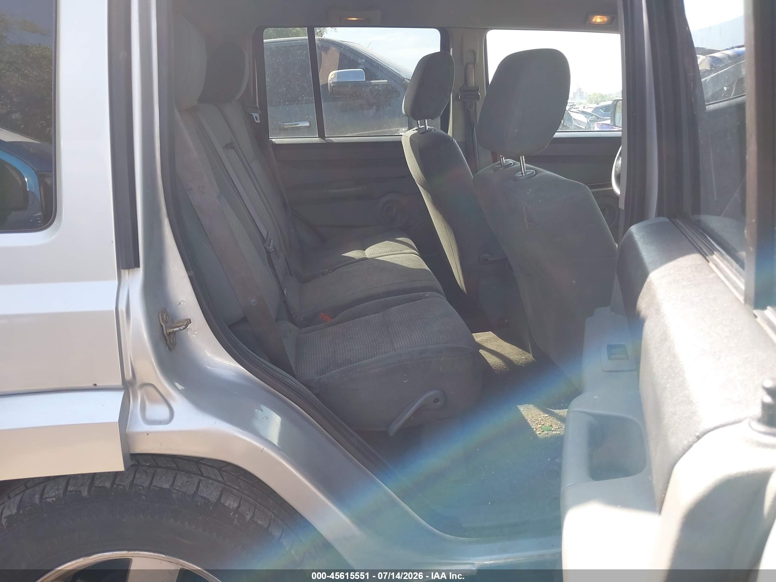 2007 Jeep Commander Sport Silver vin: 1J8HG48K57C611509