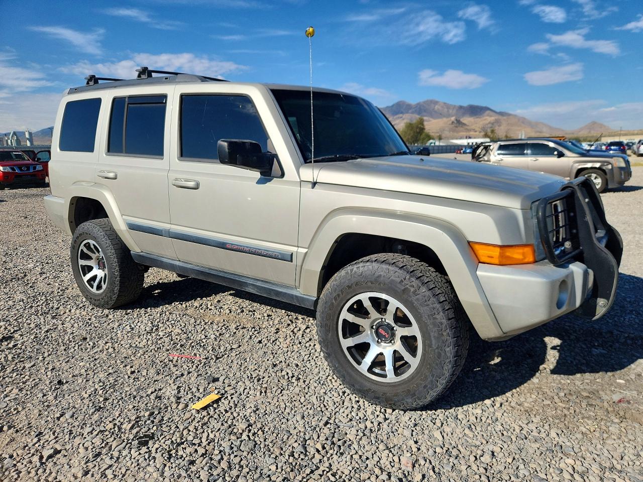 2008 Jeep Commander Sport Silver vin: 1J8HG48K58C172295