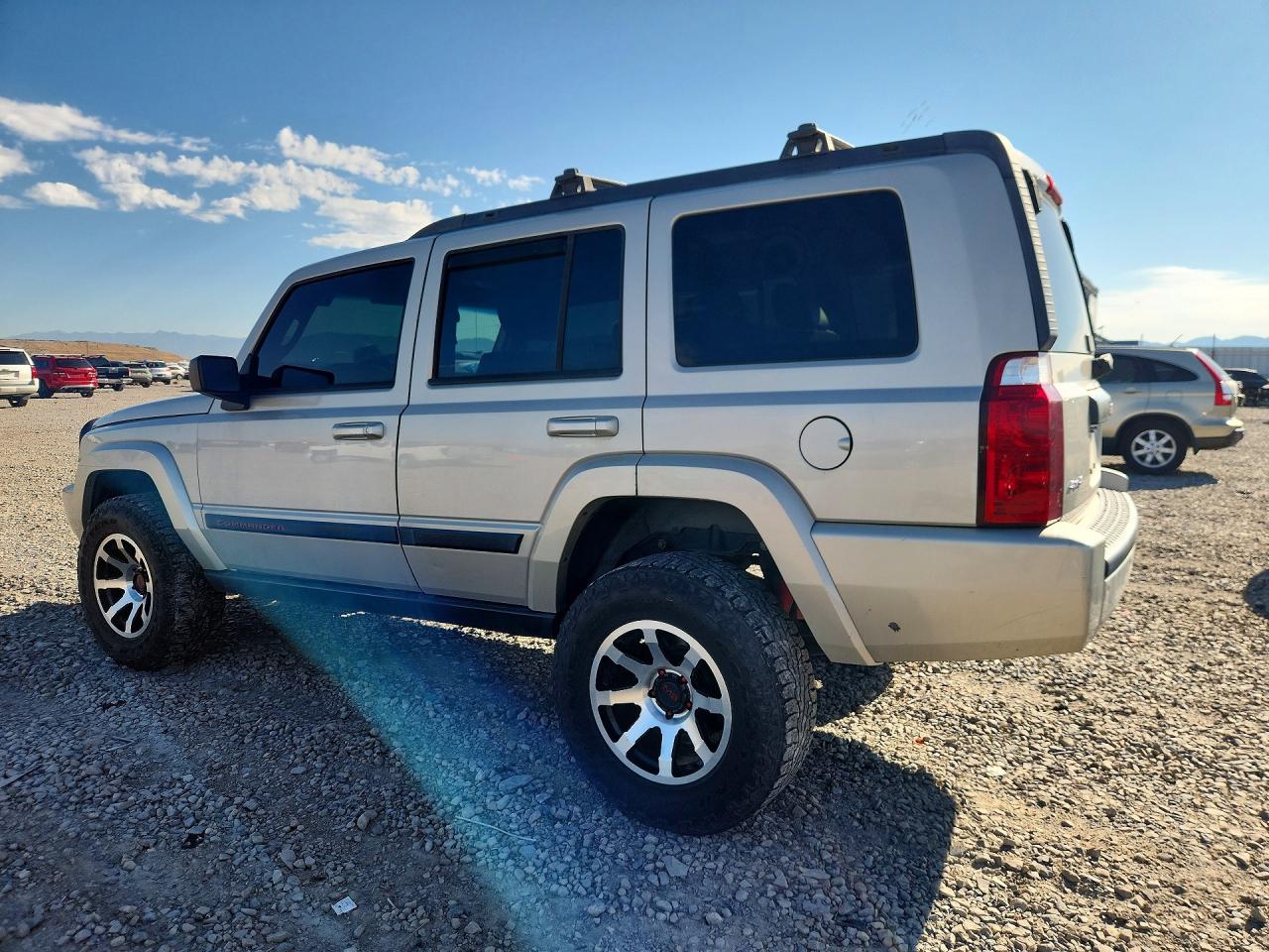 2008 Jeep Commander Sport Silver vin: 1J8HG48K58C172295