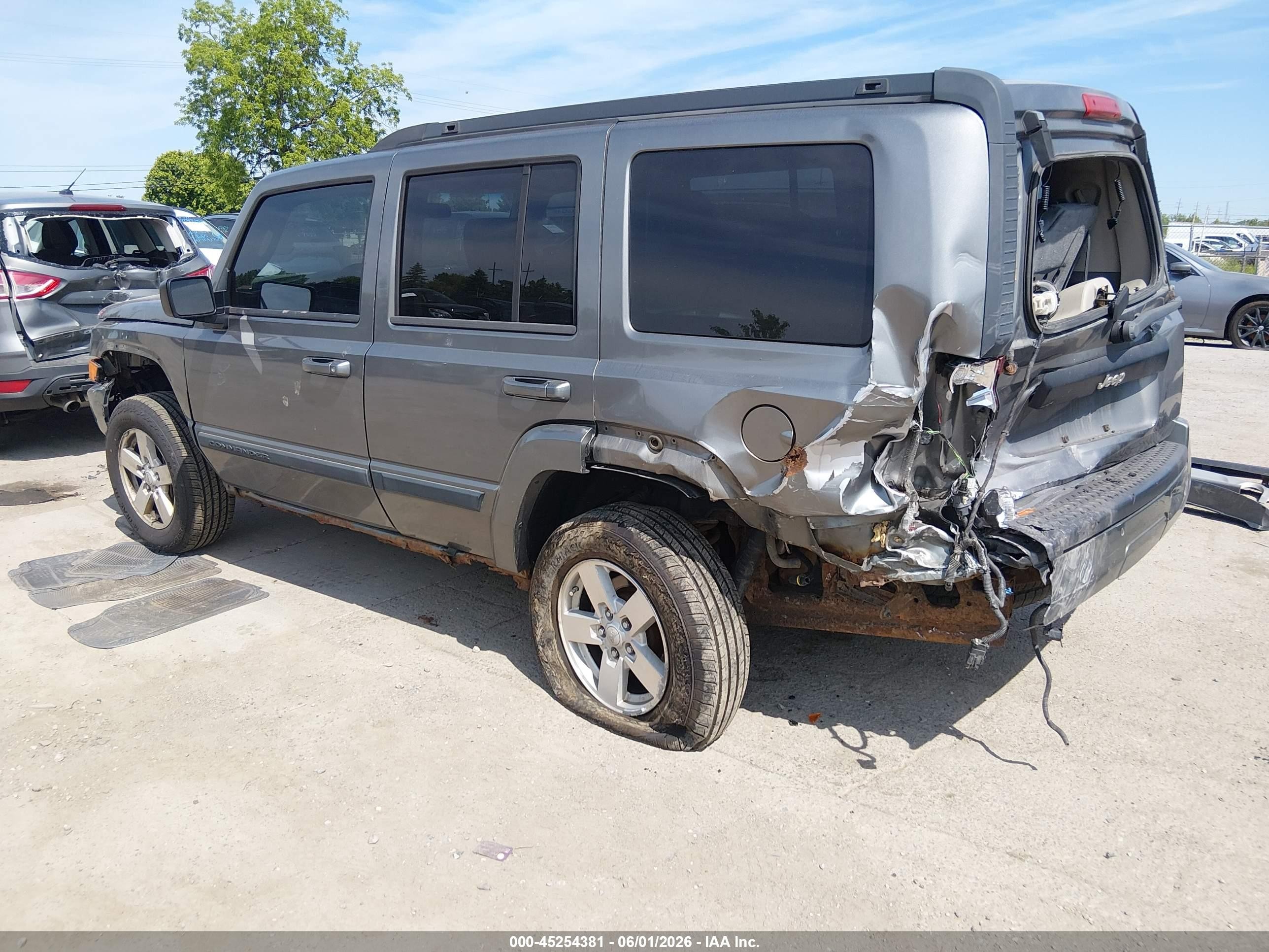 2007 Jeep Commander Sport Gray vin: 1J8HG48K67C651162
