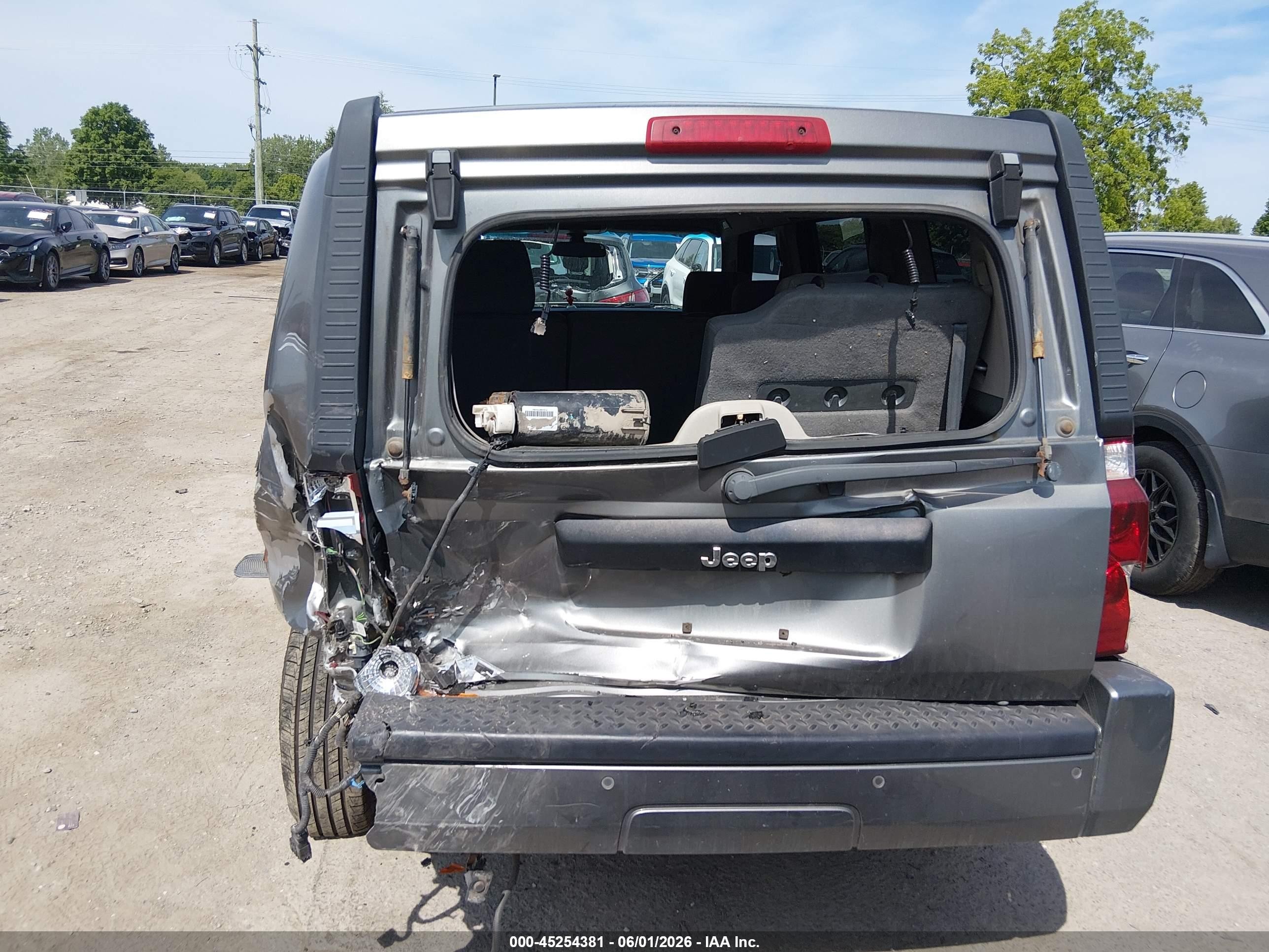 2007 Jeep Commander Sport Gray vin: 1J8HG48K67C651162
