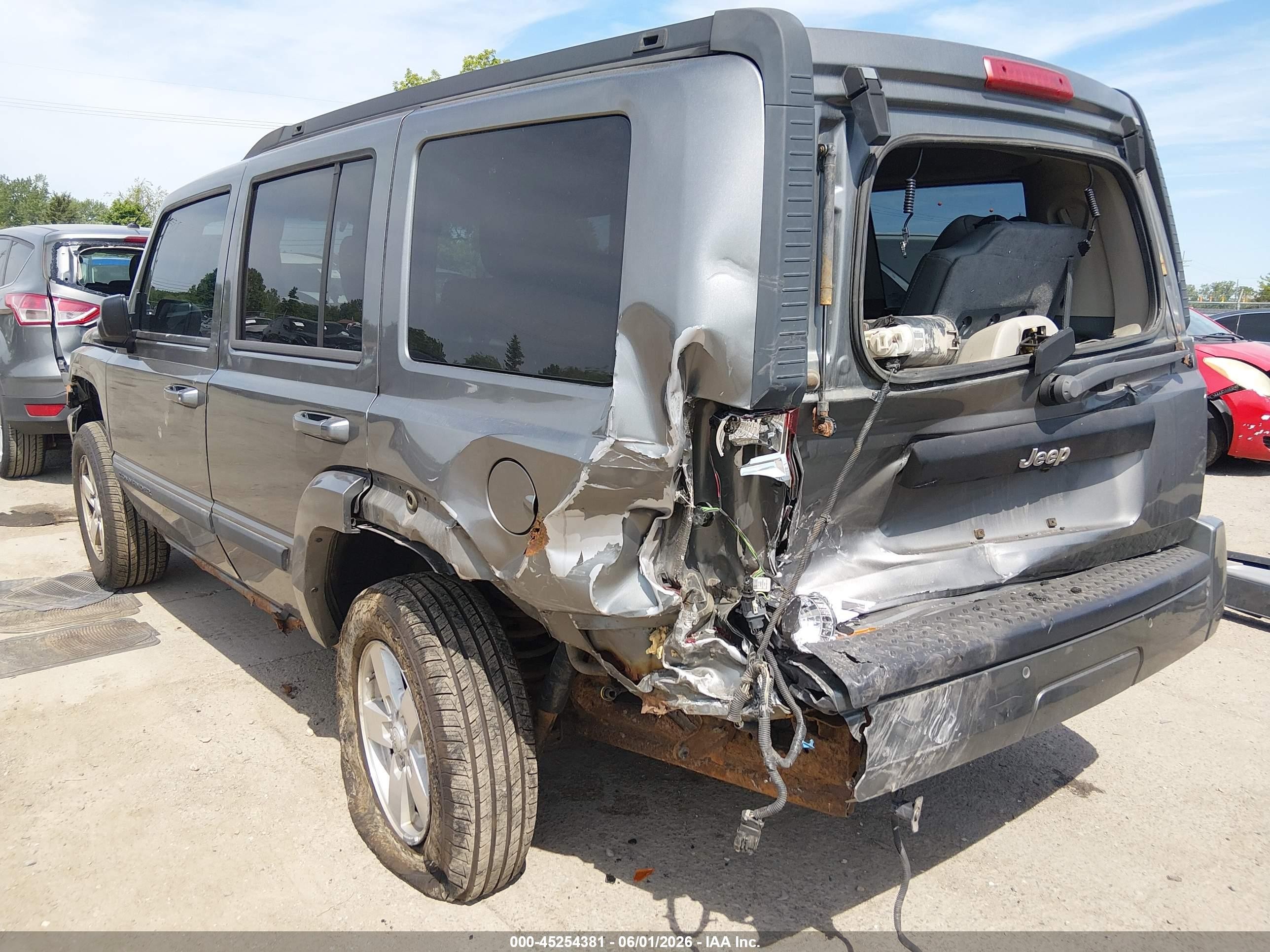 2007 Jeep Commander Sport Gray vin: 1J8HG48K67C651162