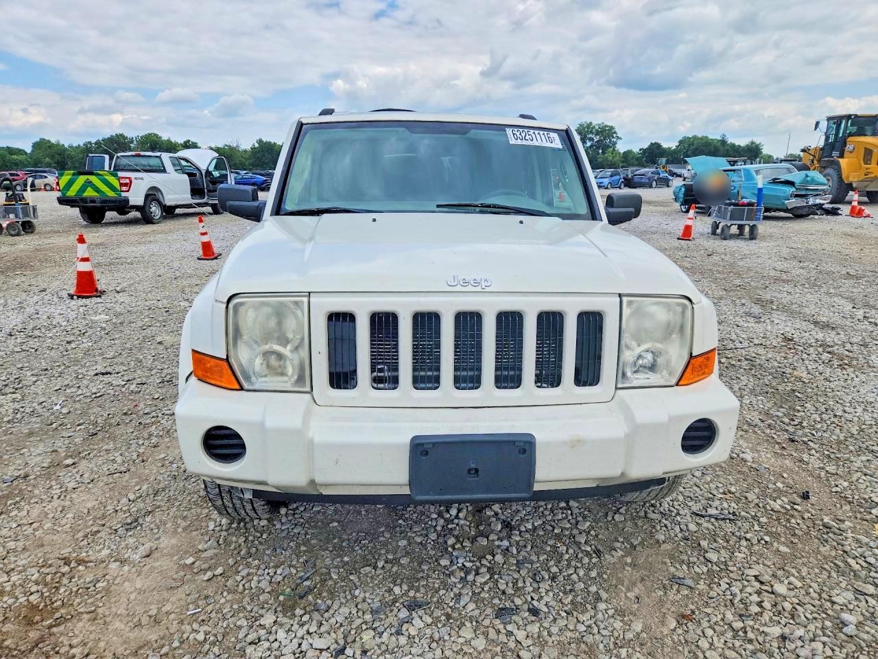 2006 Jeep Commander White vin: 1J8HG48K86C342985