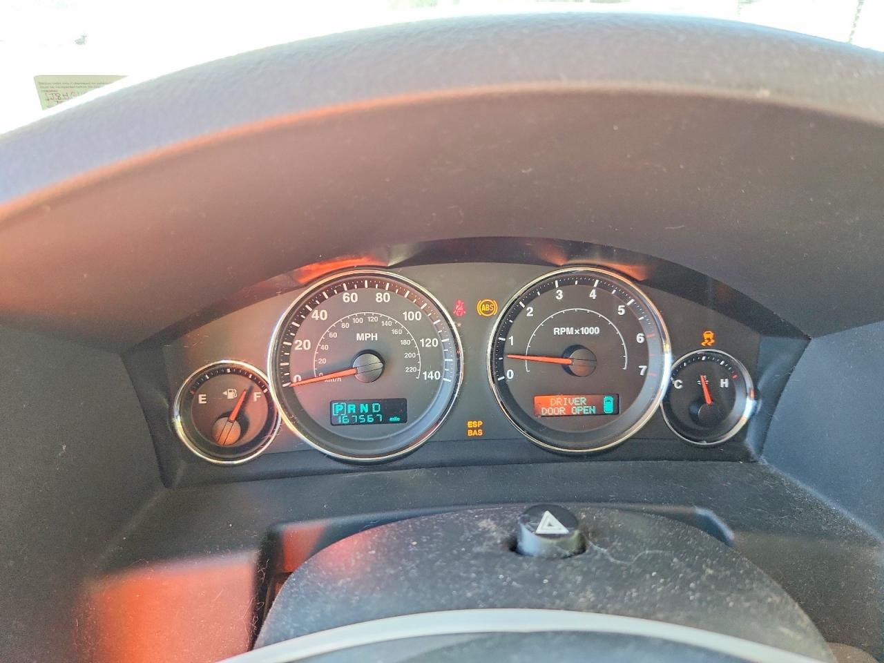 2007 Jeep Commander Серебряный vin: 1J8HG48K87C685832