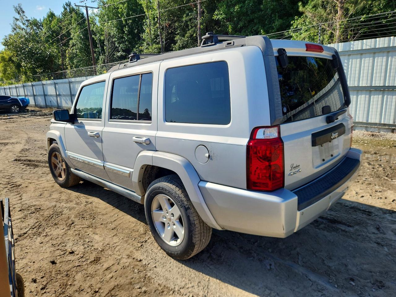 2007 Jeep Commander Серебряный vin: 1J8HG48K87C685832