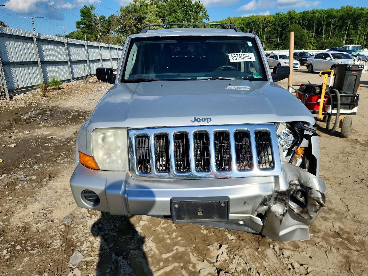 2007 Jeep Commander Серебряный vin: 1J8HG48K87C685832