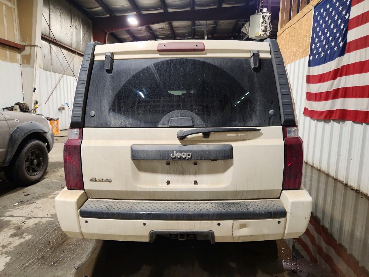 2009 Jeep Commander Sport White vin: 1J8HG48K89C542057